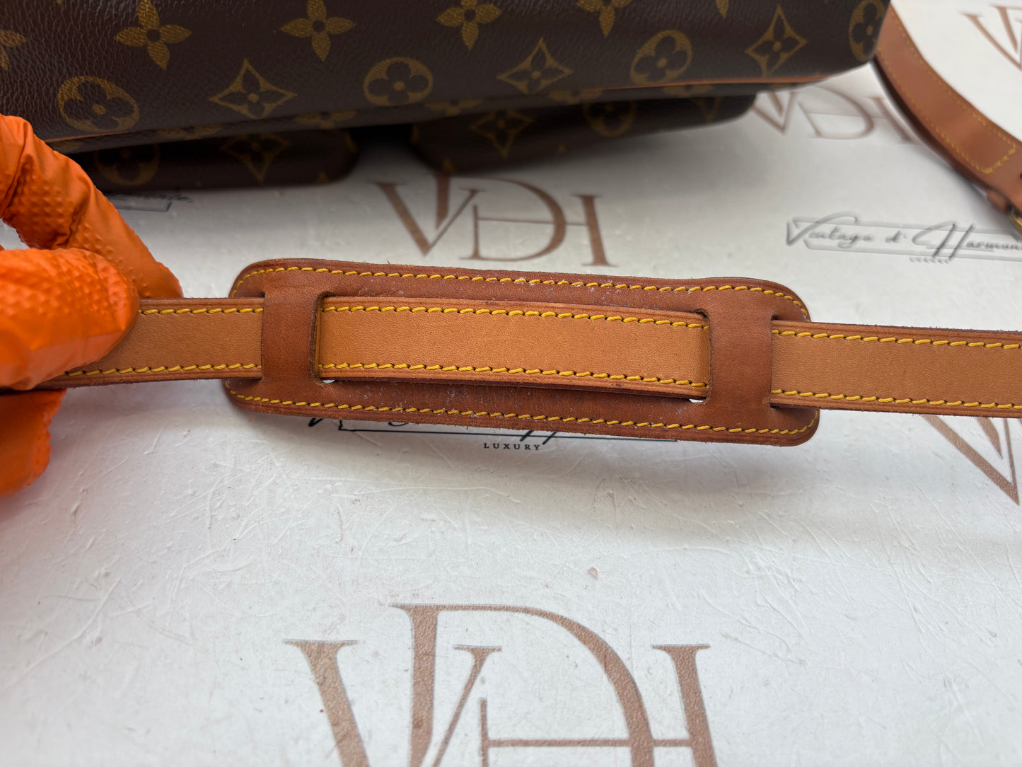 018966 - Louis Vuitton Gibeciere