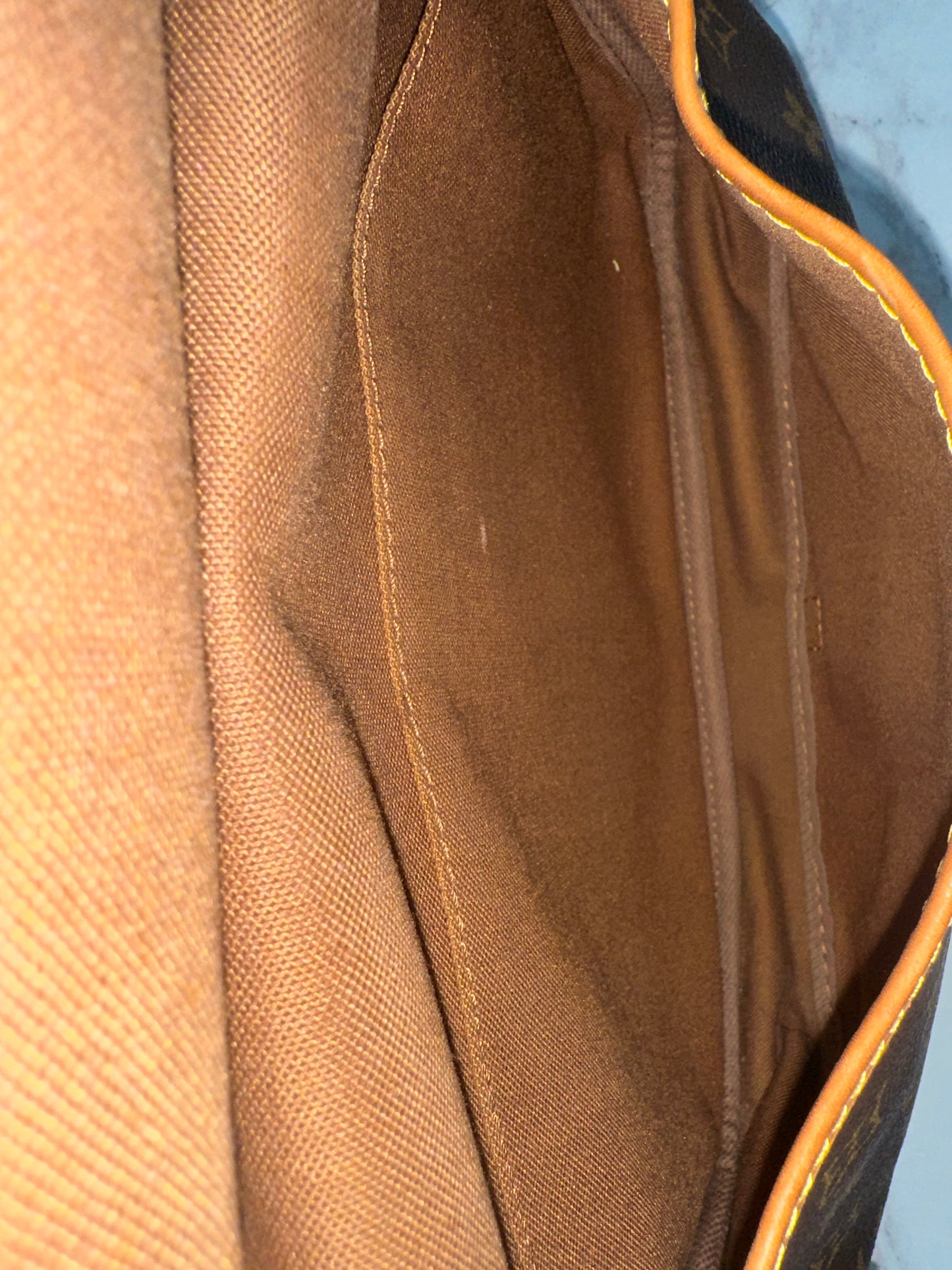 Louis Vuitton Saumur 30