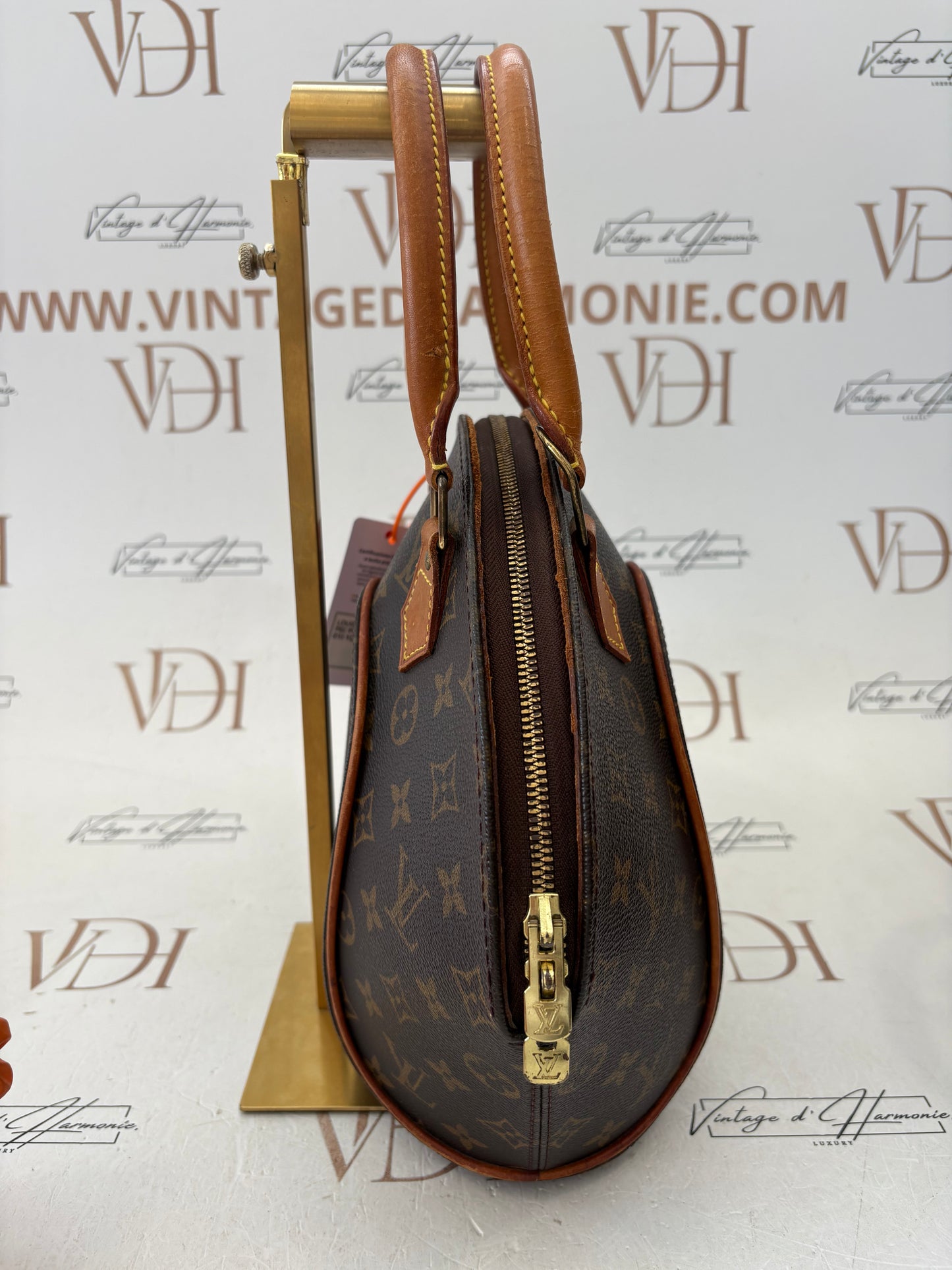 018568 - Louis Vuitton Ellipse PM