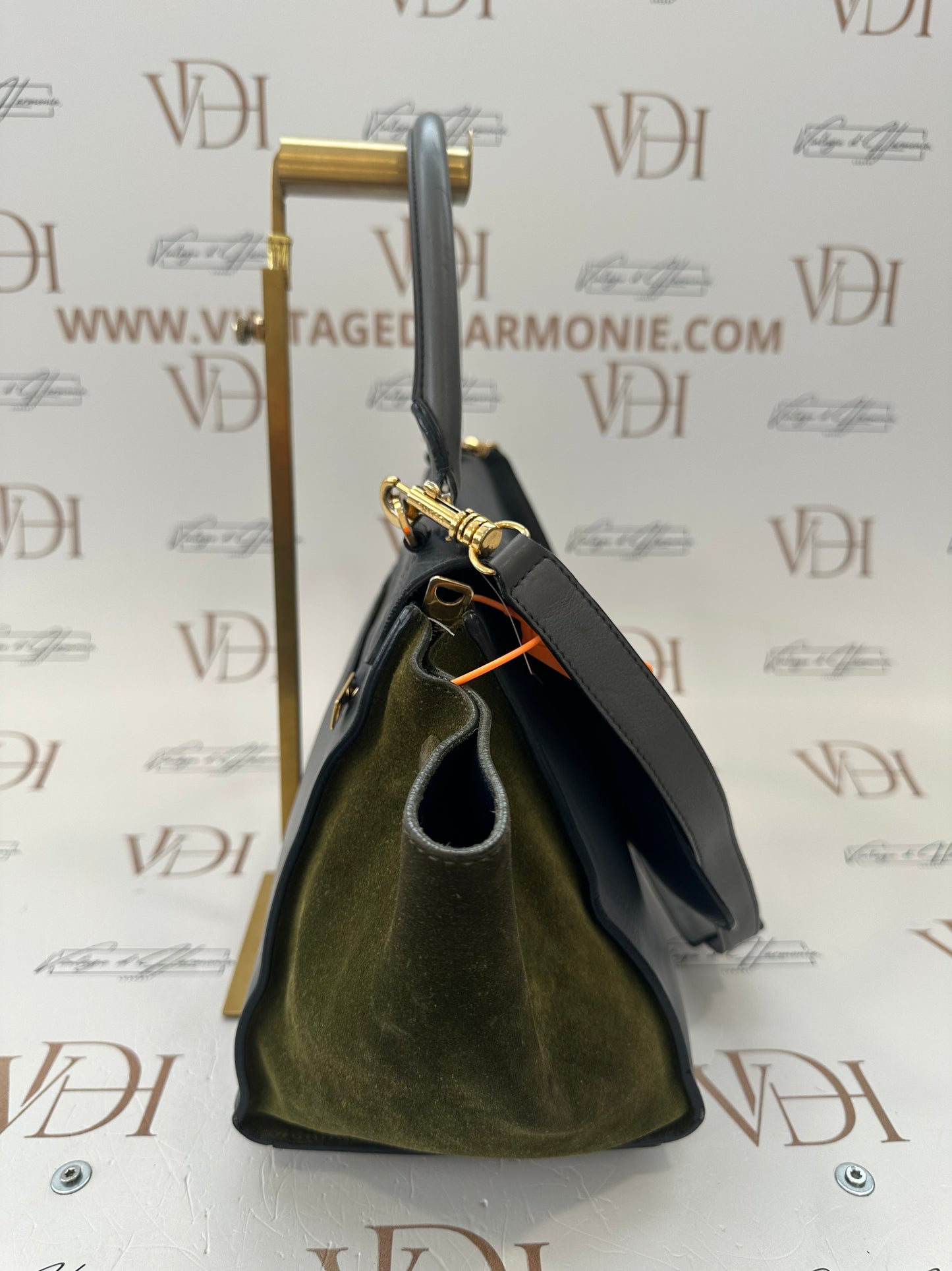 382607 - Celine Trapeze