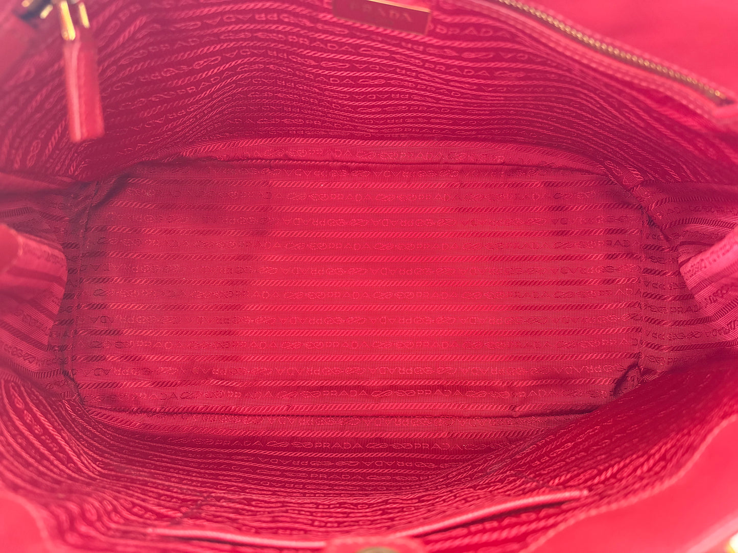 384300 - Prada Galleria Red