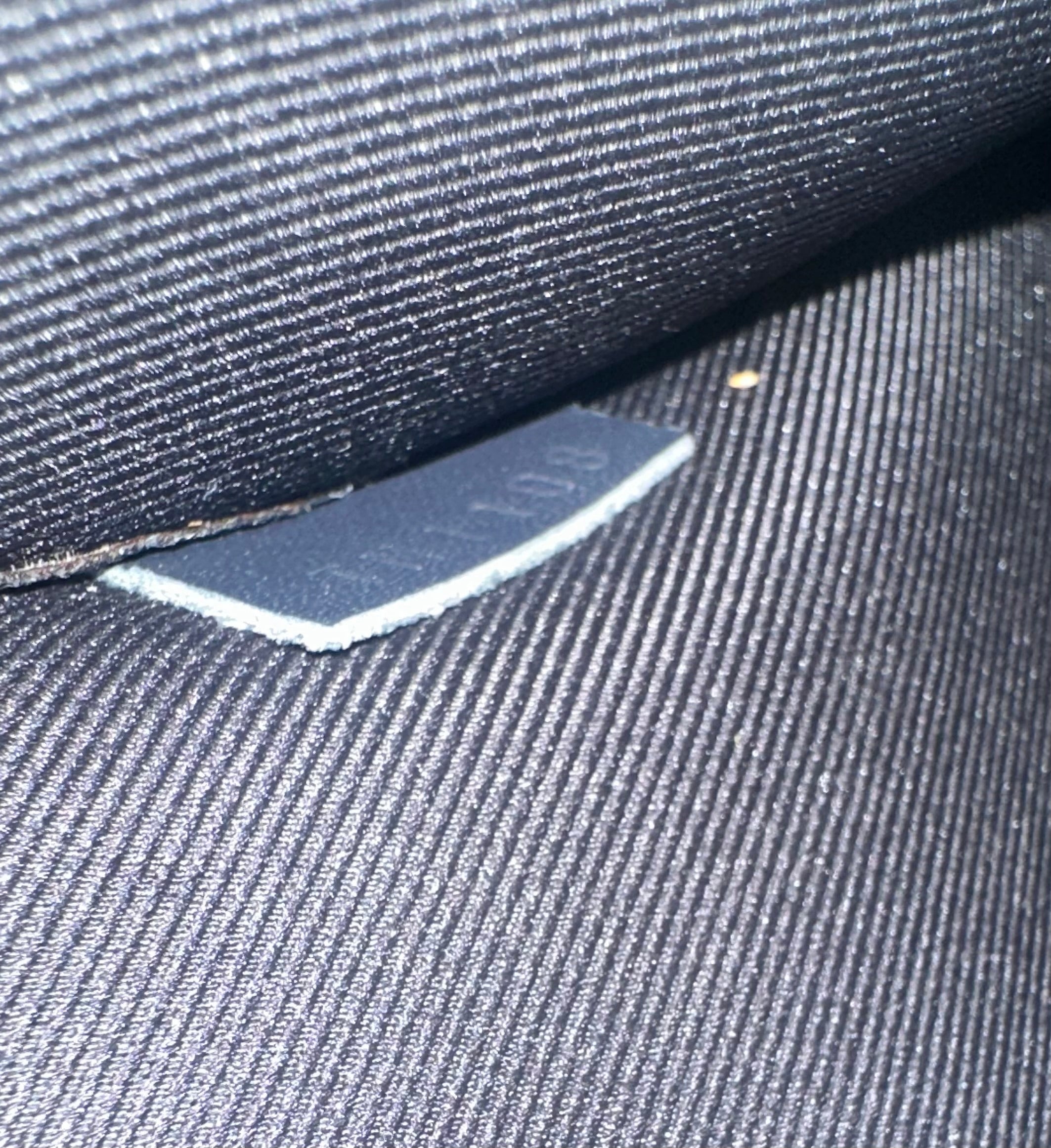 Louis Vuitton Damier infini Pochette discovery