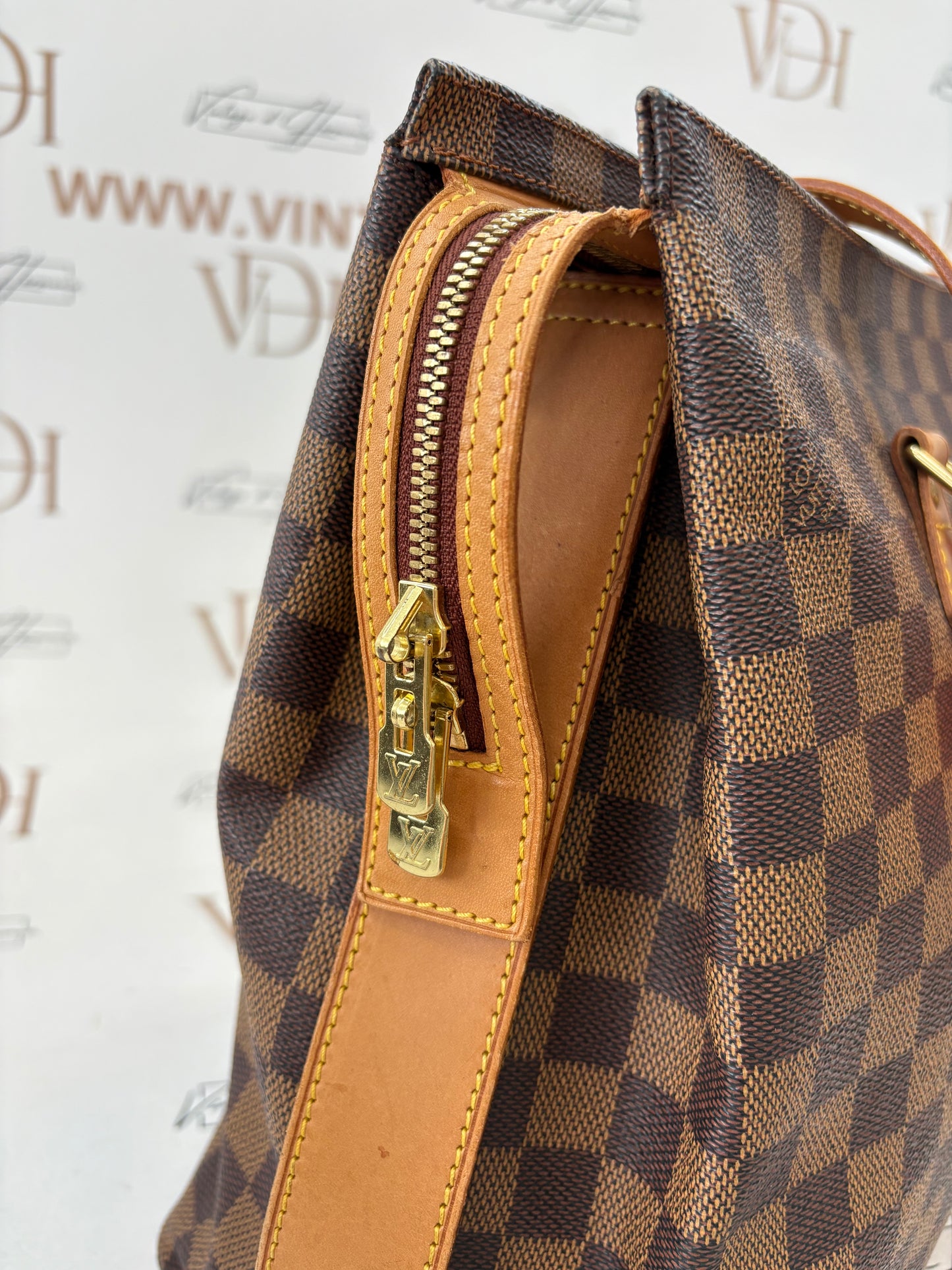 018418 - Louis Vuitton Colombine