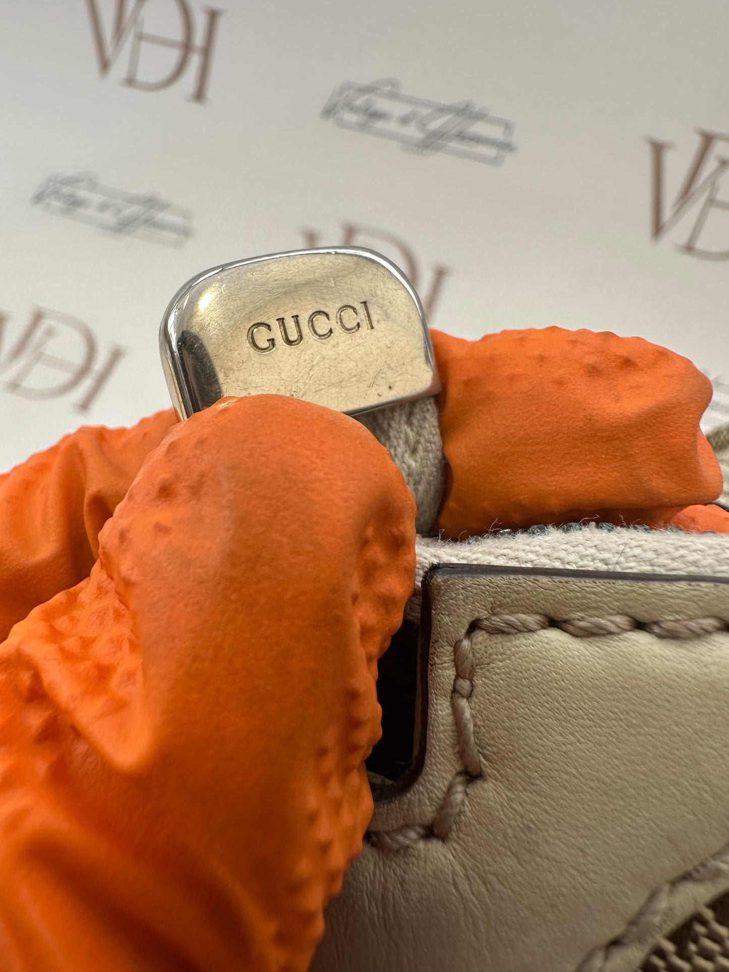 383088 - Gucci Sukey