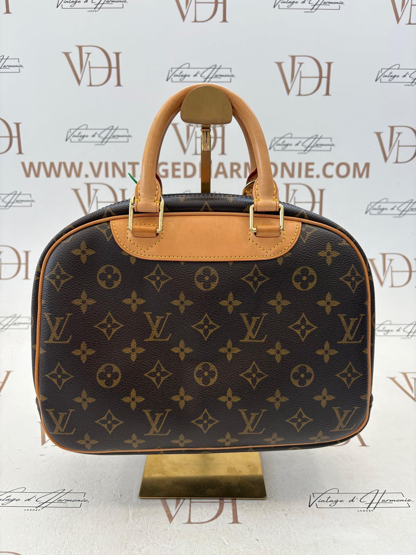 017224 - Louis Vuitton Trouville