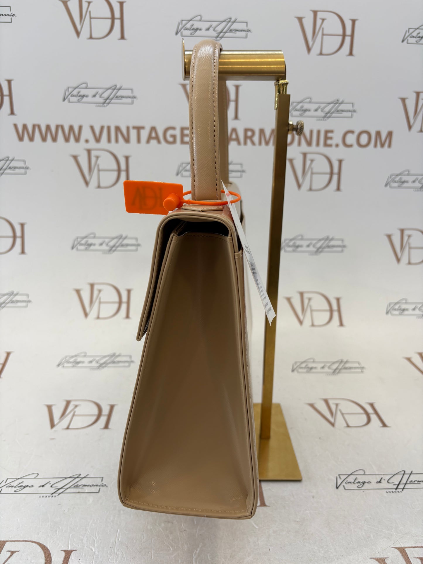 019005 - Saint Laurent Beige