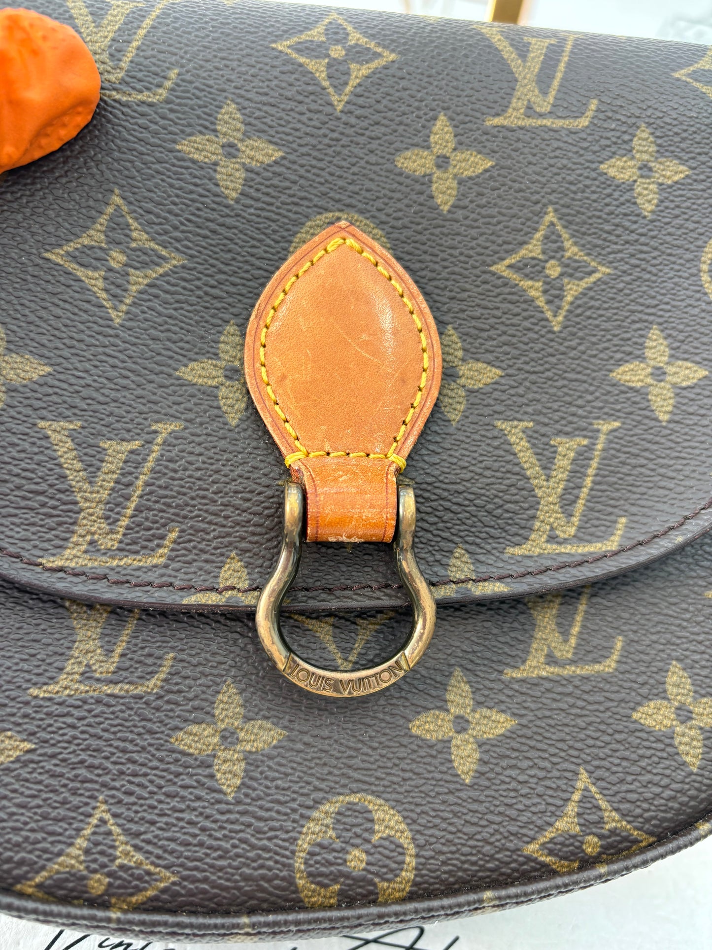 018920 - Louis Vuitton Saint Cloud PM