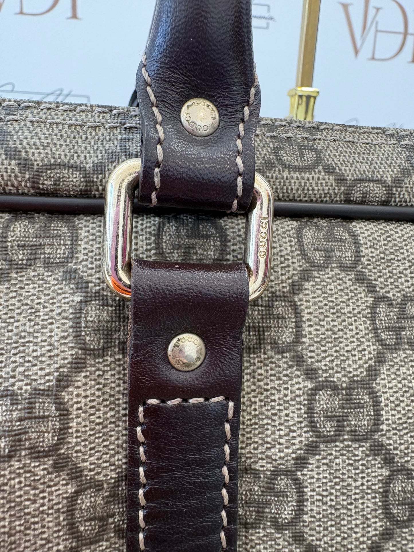 383128 - Gucci Messenger