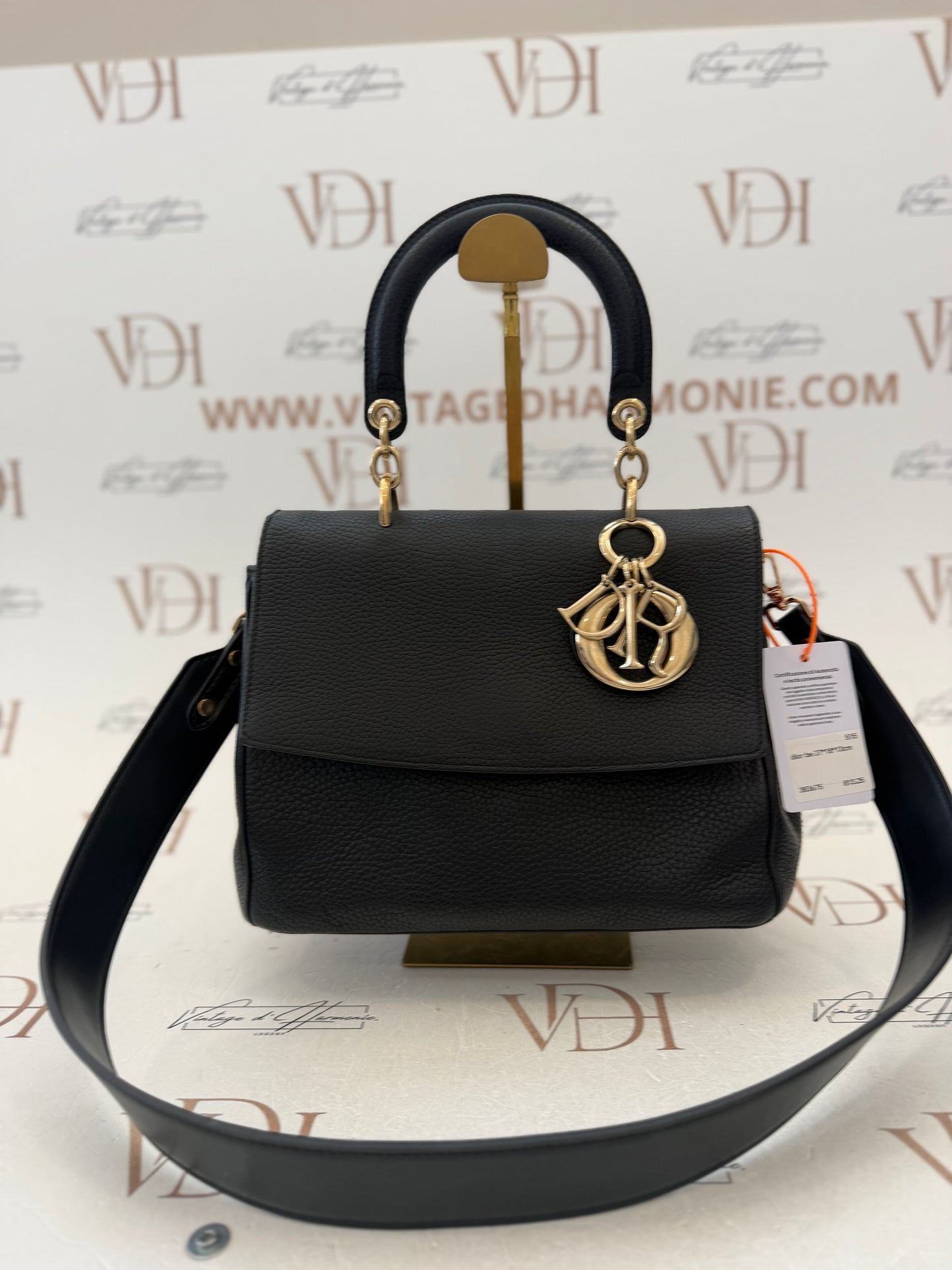 383675-Dior Be