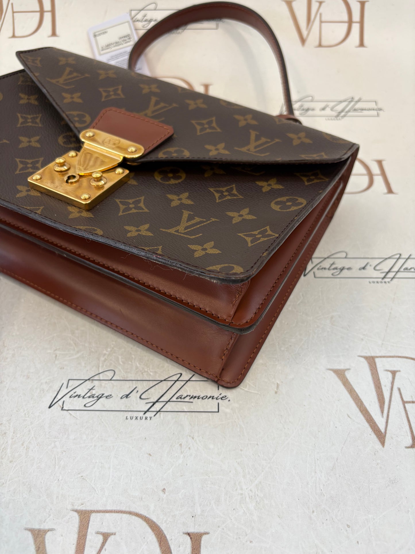 018220 - Louis Vuitton Concorde
