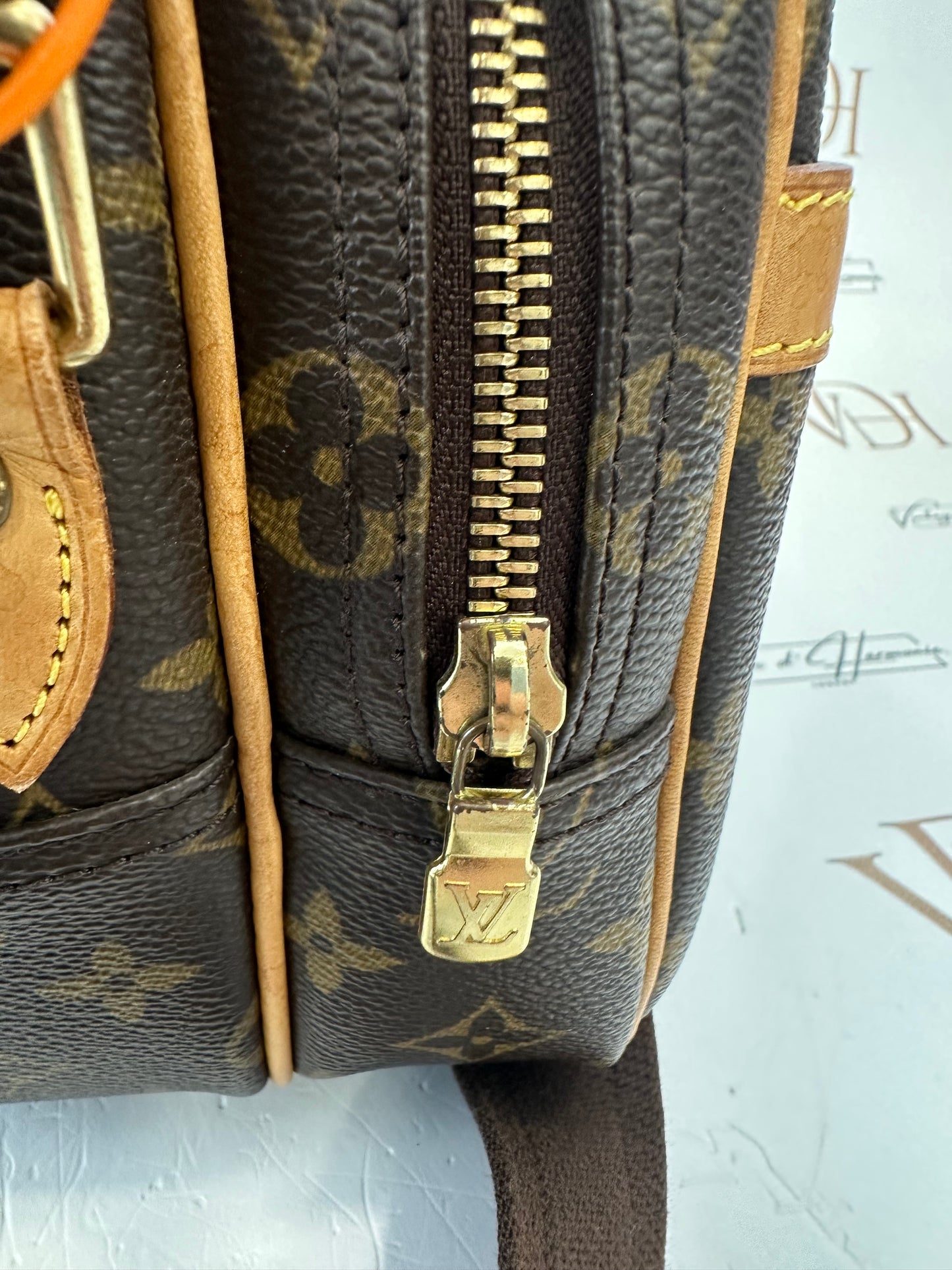 017934 - Louis Vuitton Reporter PM