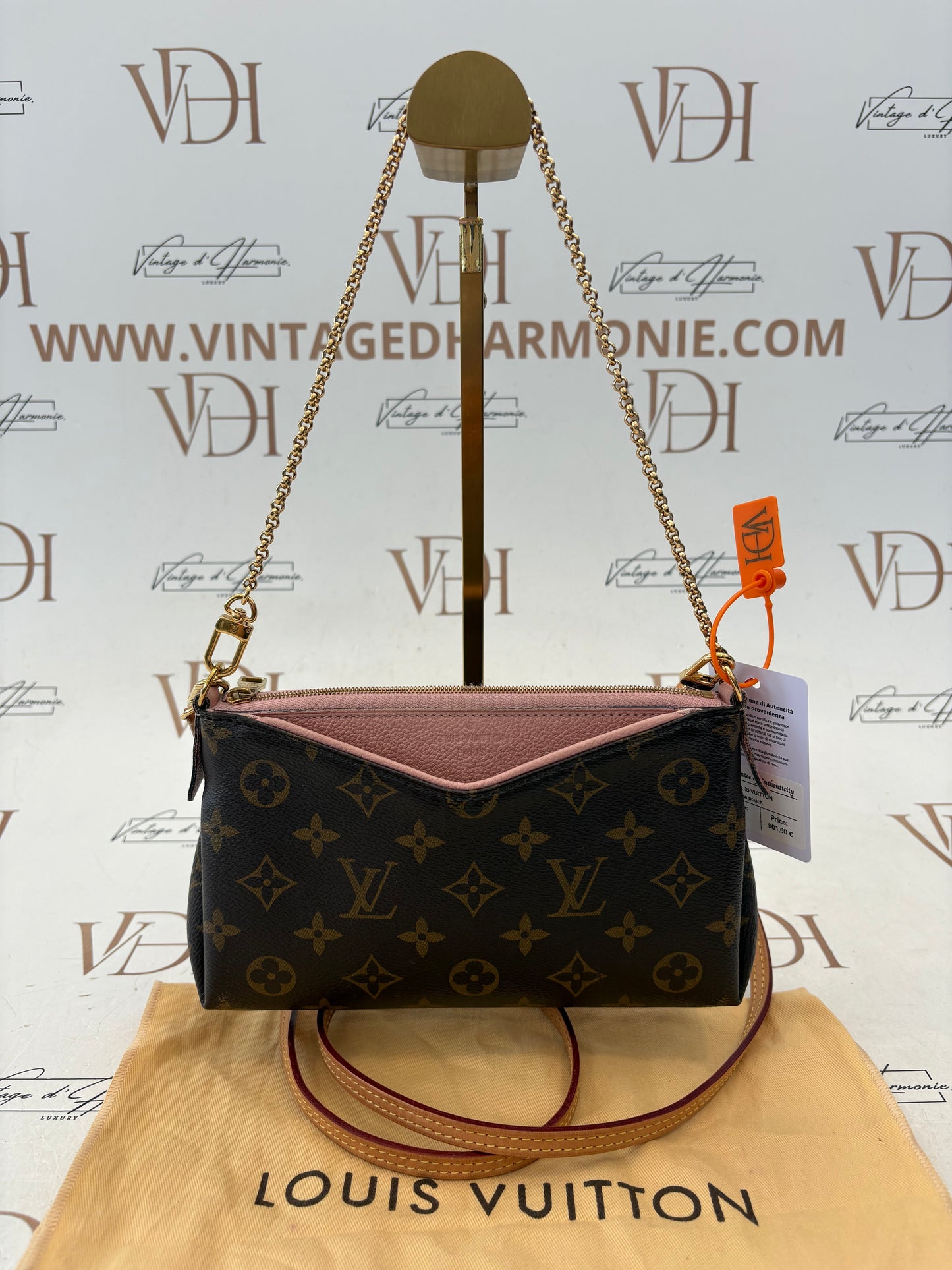 017249 - Louis Vuitton Pallas Pouch