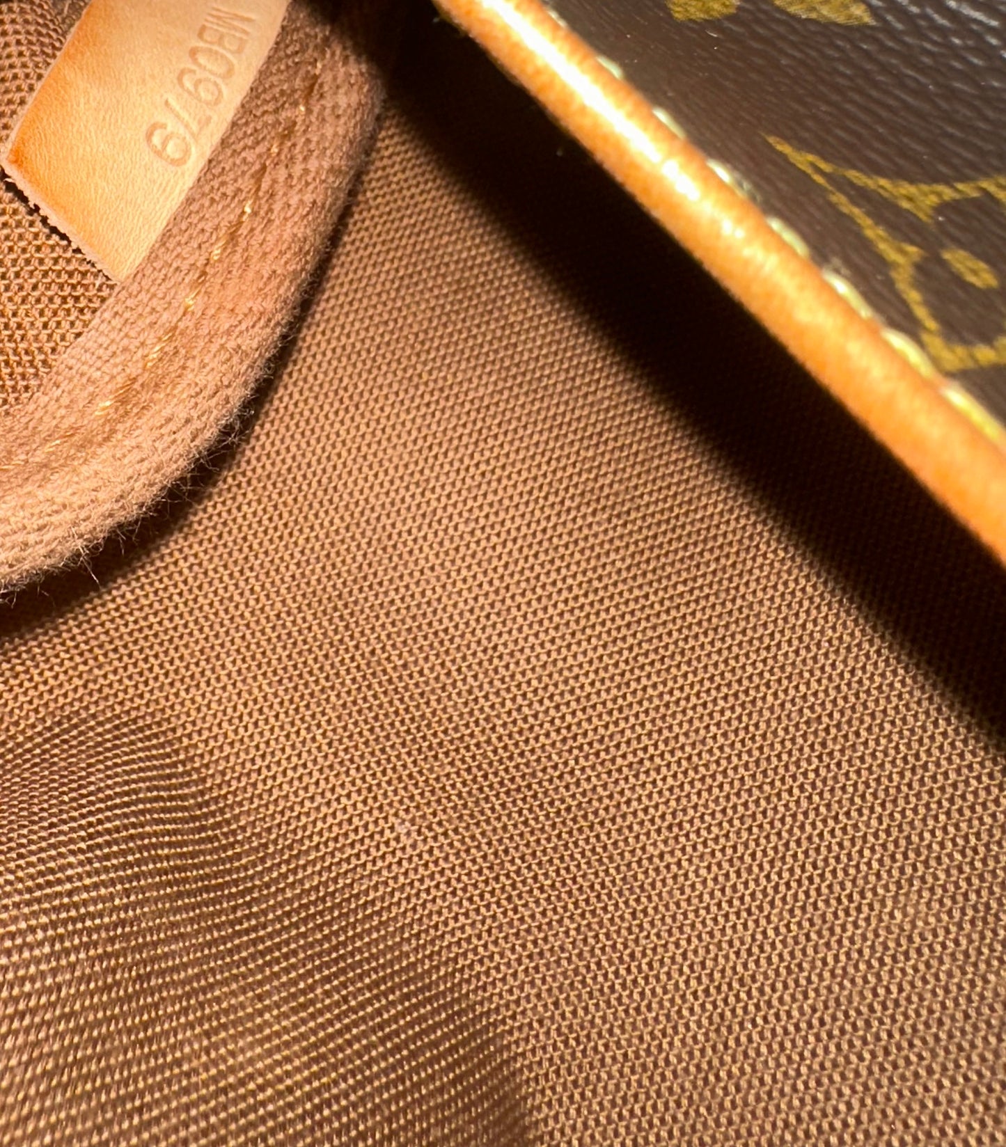 Louis Vuitton Saumur 30