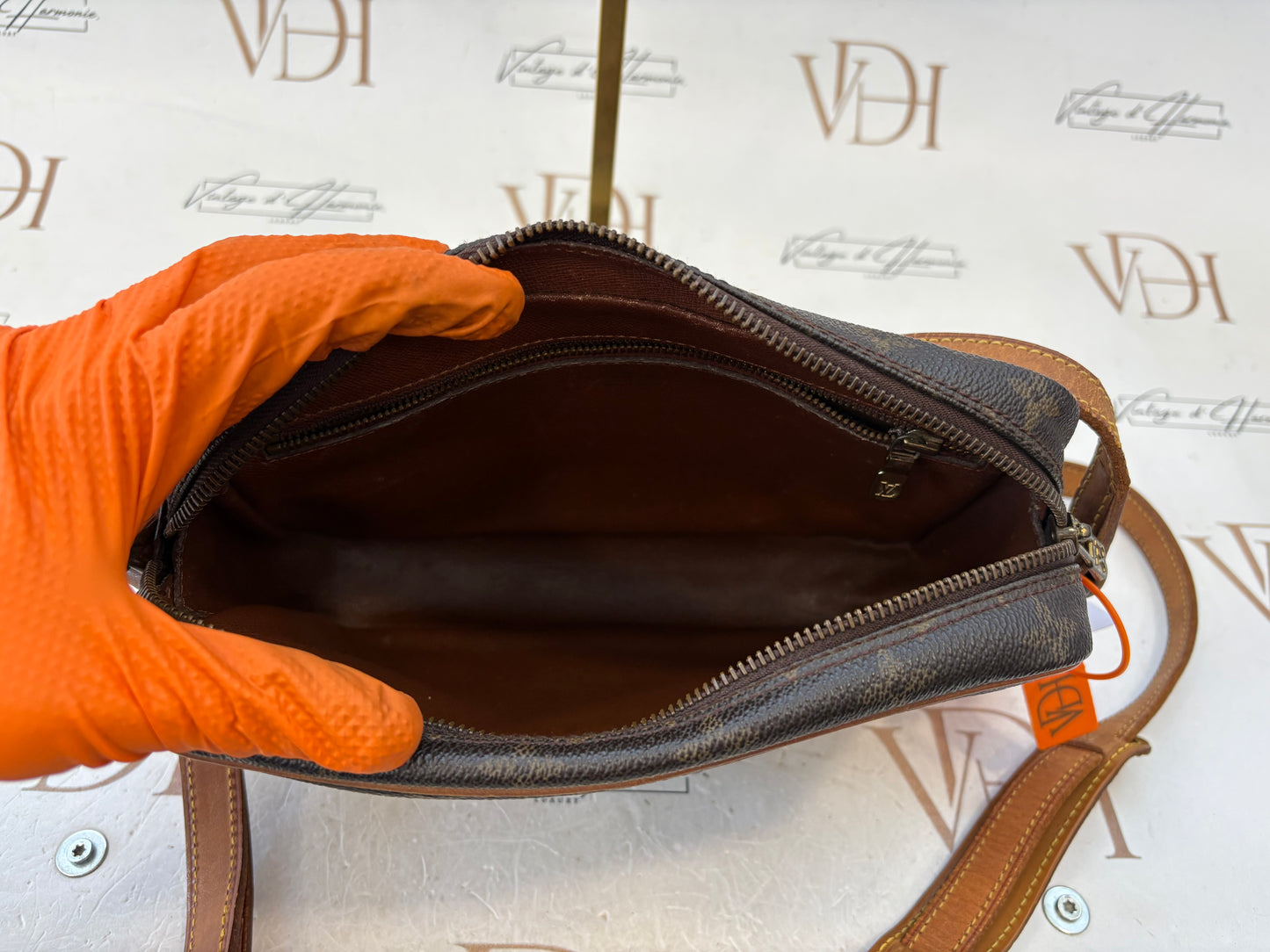 018289 - Louis Vuitton Trocadero 24