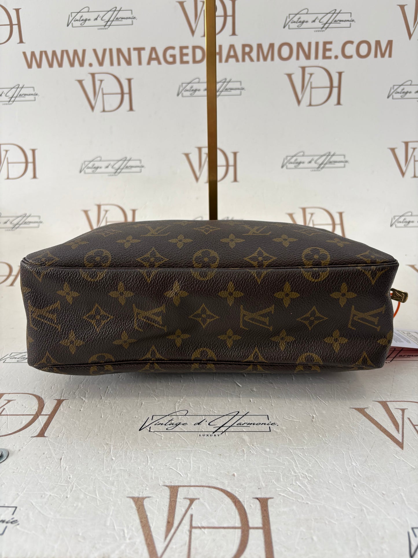 018532 - Louis Vuitton Trousse Toilette 28