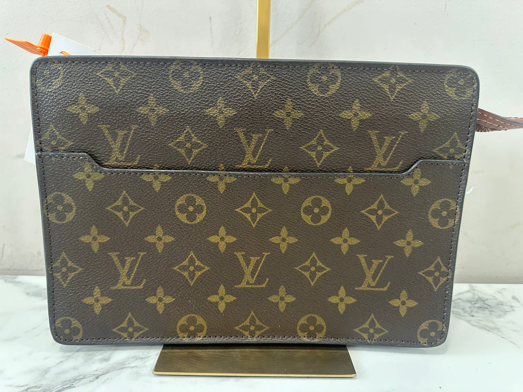 Louis Vuitton Pochette Voyage