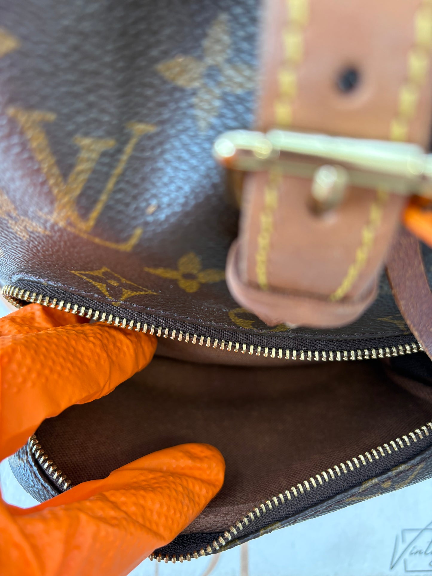 018236 - Louis Vuitton Montsouris