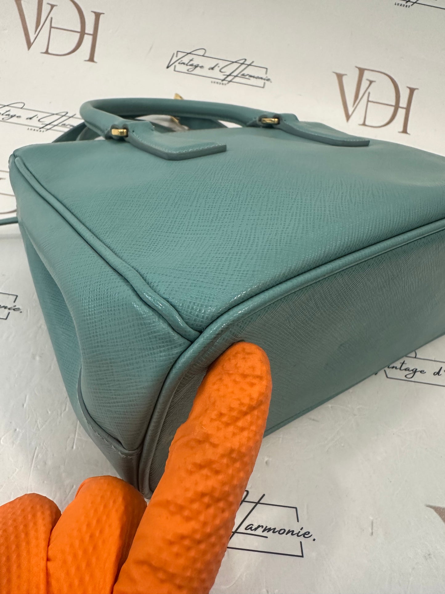 382952 - Prada Galleria