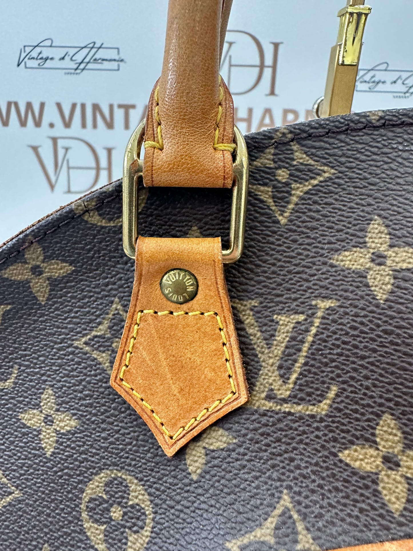 017782 - Louis Vuitton Ellipse MM