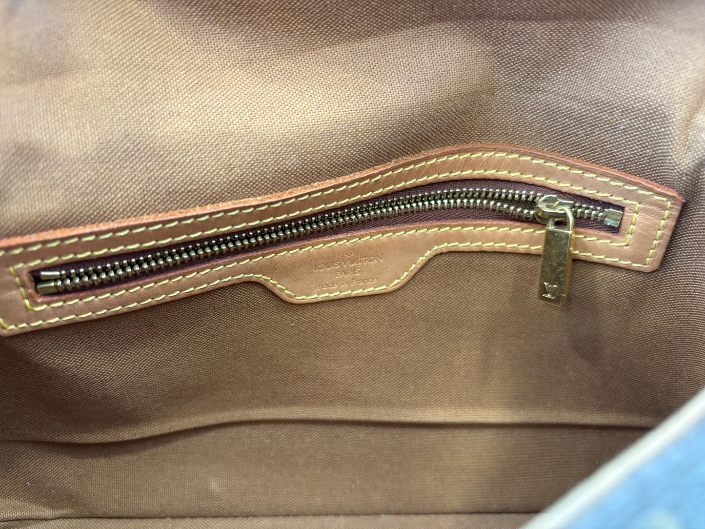 016956 - Louis Vuitton Mini Looping