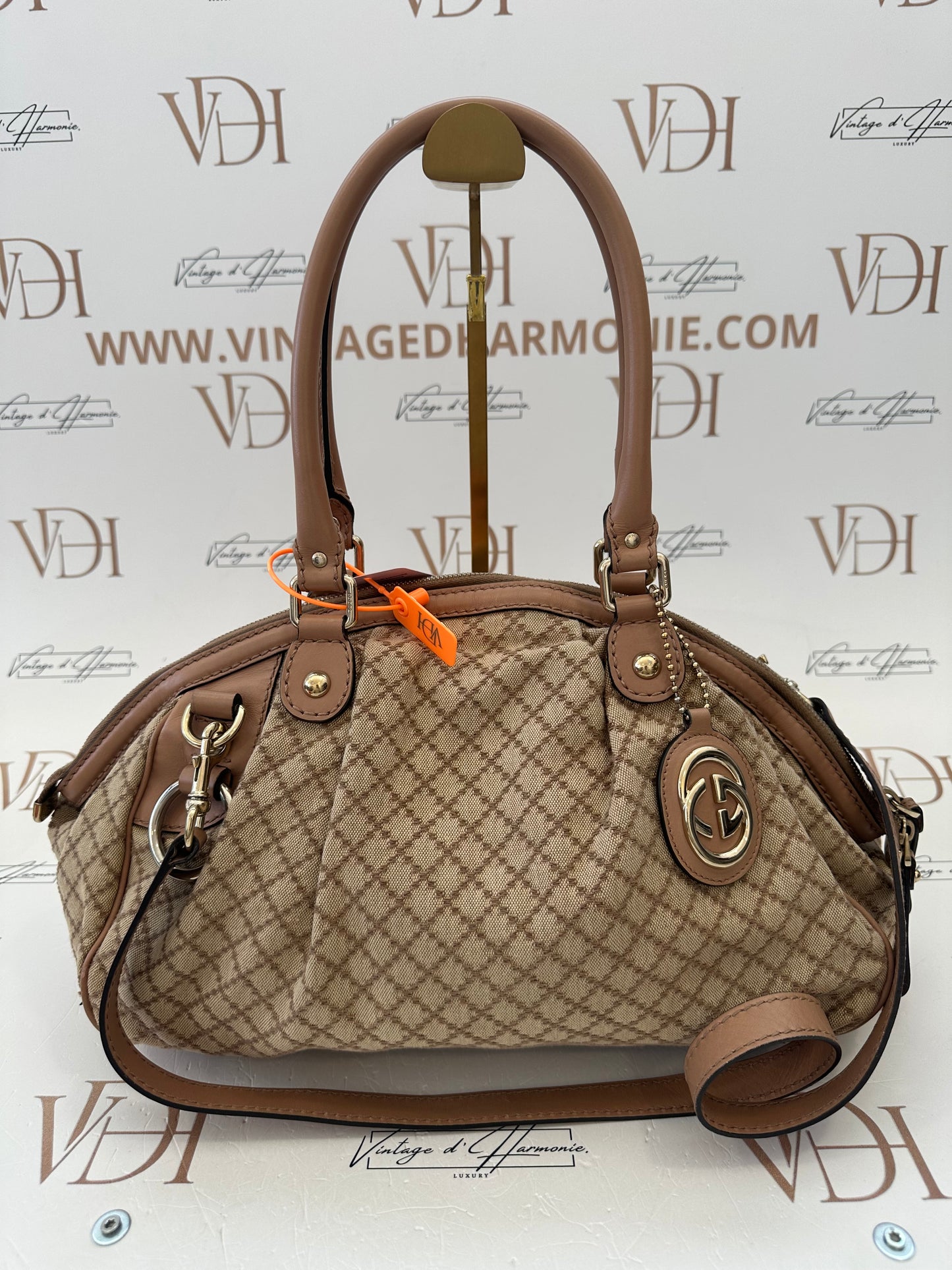 382532 - Gucci Sukey