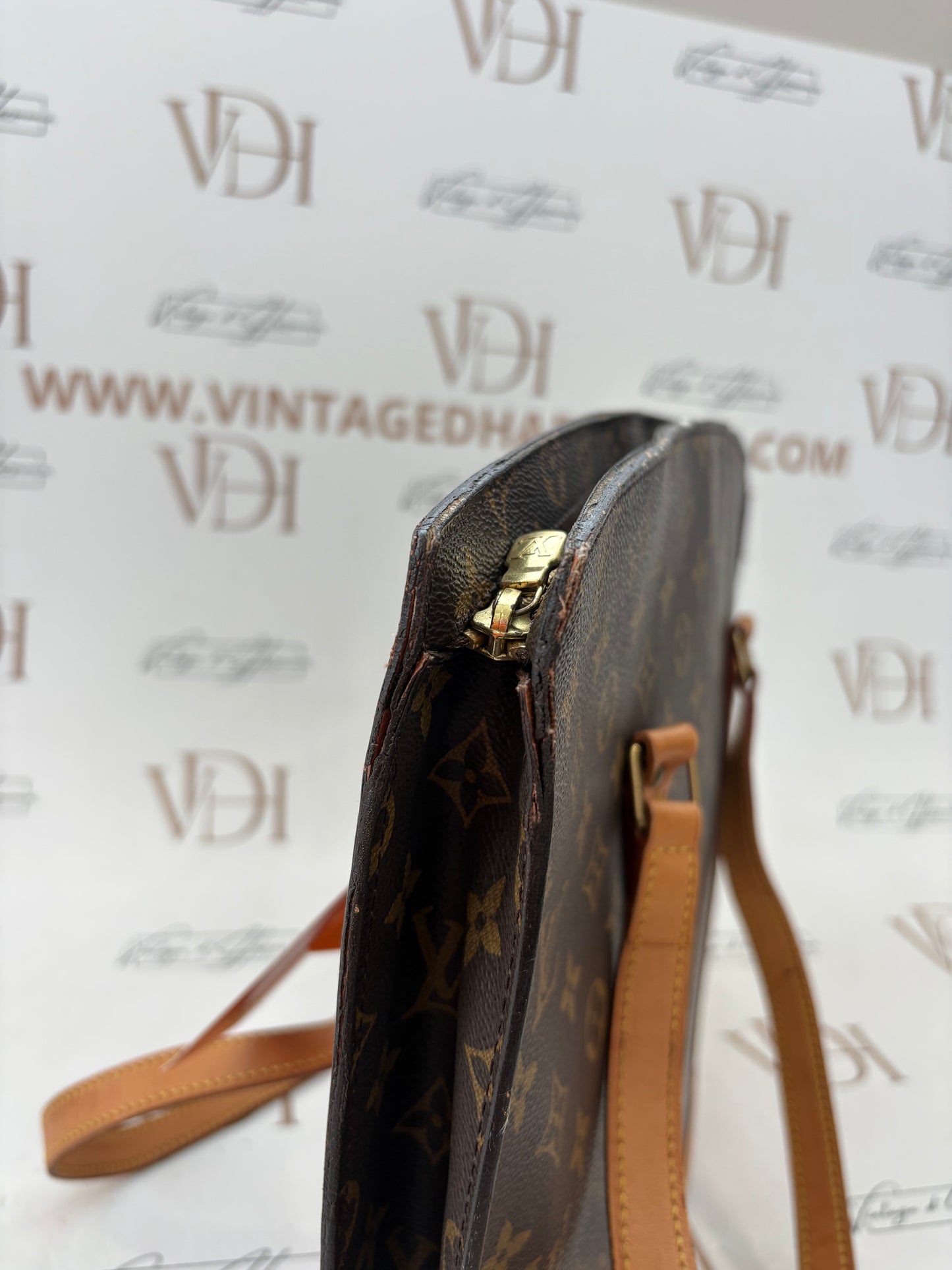 018811 - Louis Vuitton Babylone