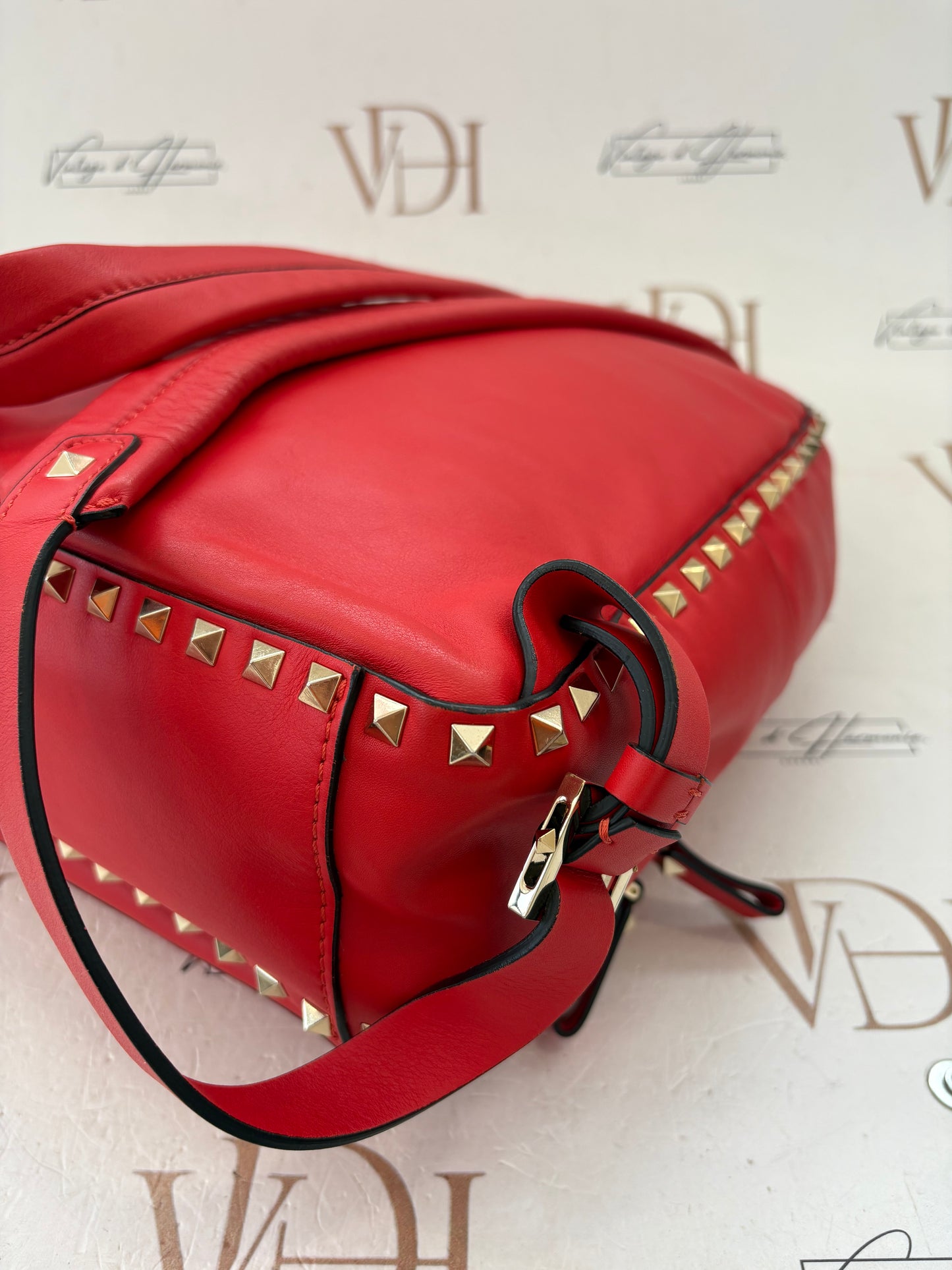 201413 - Valentino Rockstud