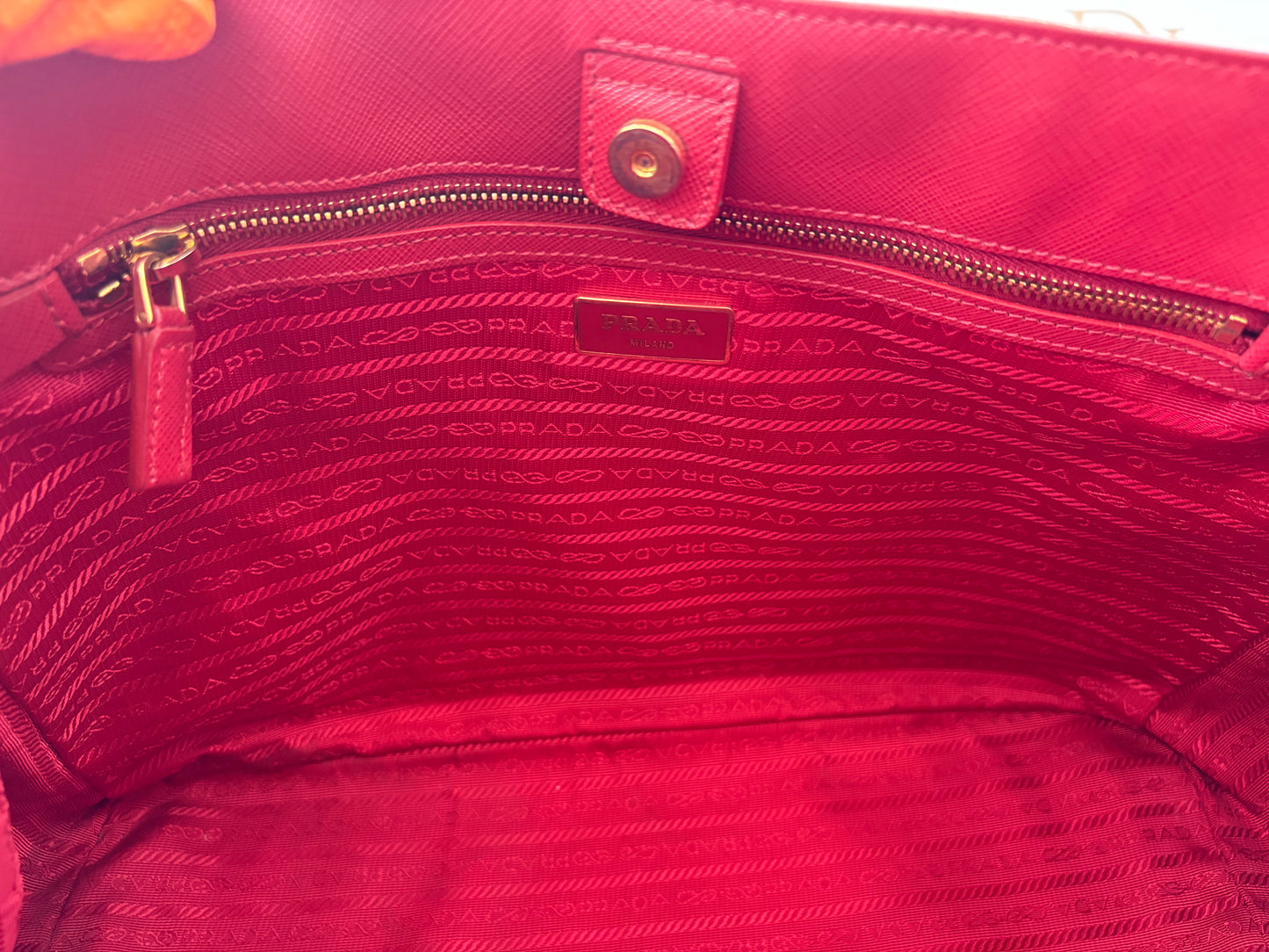 384300 - Prada Galleria Red
