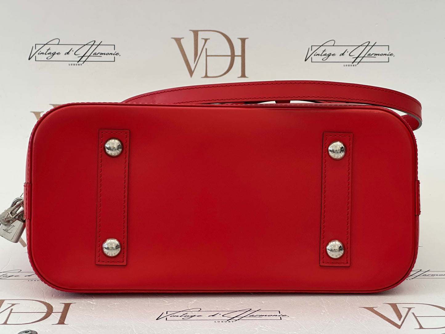017886 - Louis Vuitton Alma Red Epi