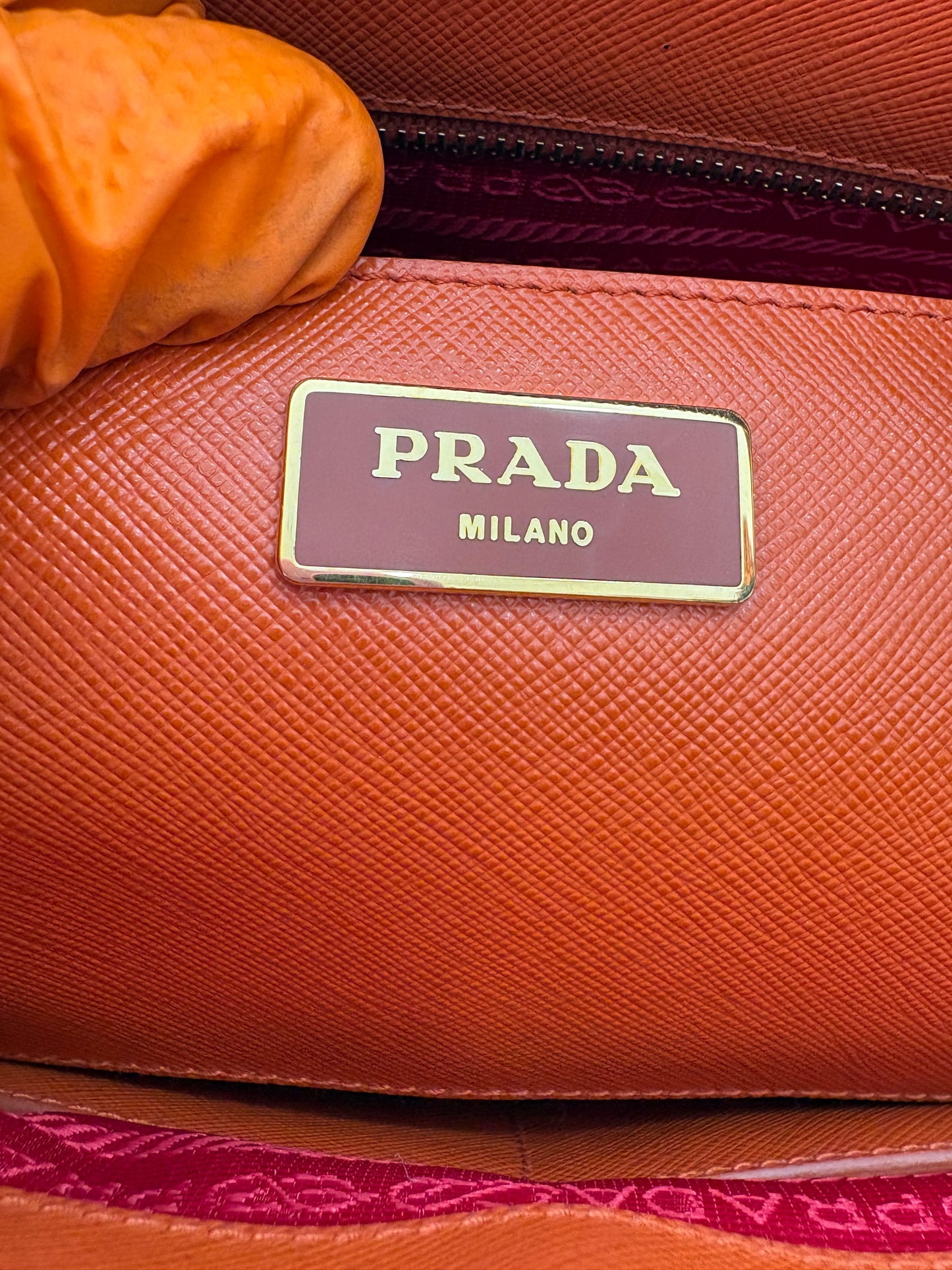 382869 - Prada Galleria