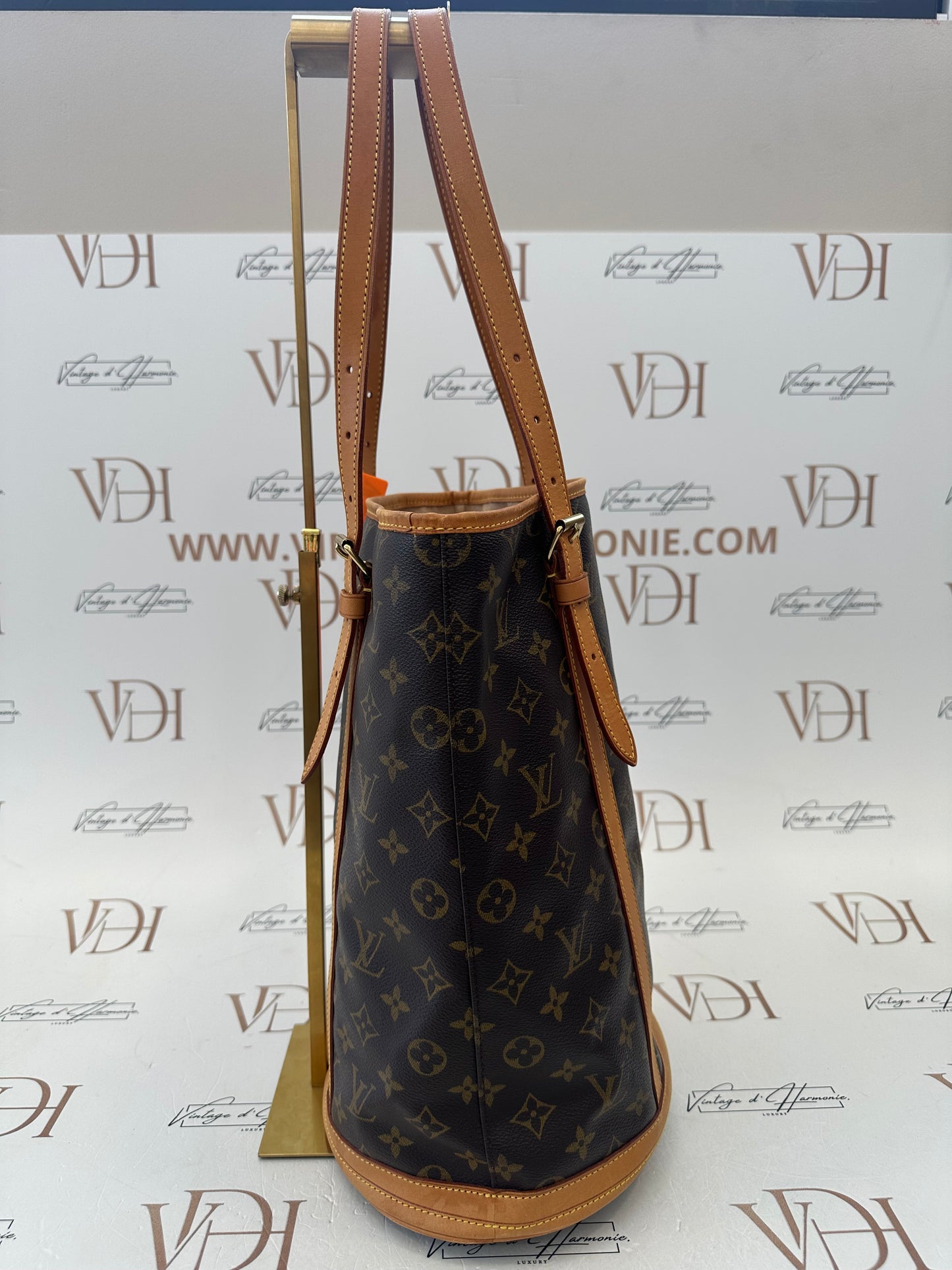 017860 - Louis Vuitton Bucket GM
