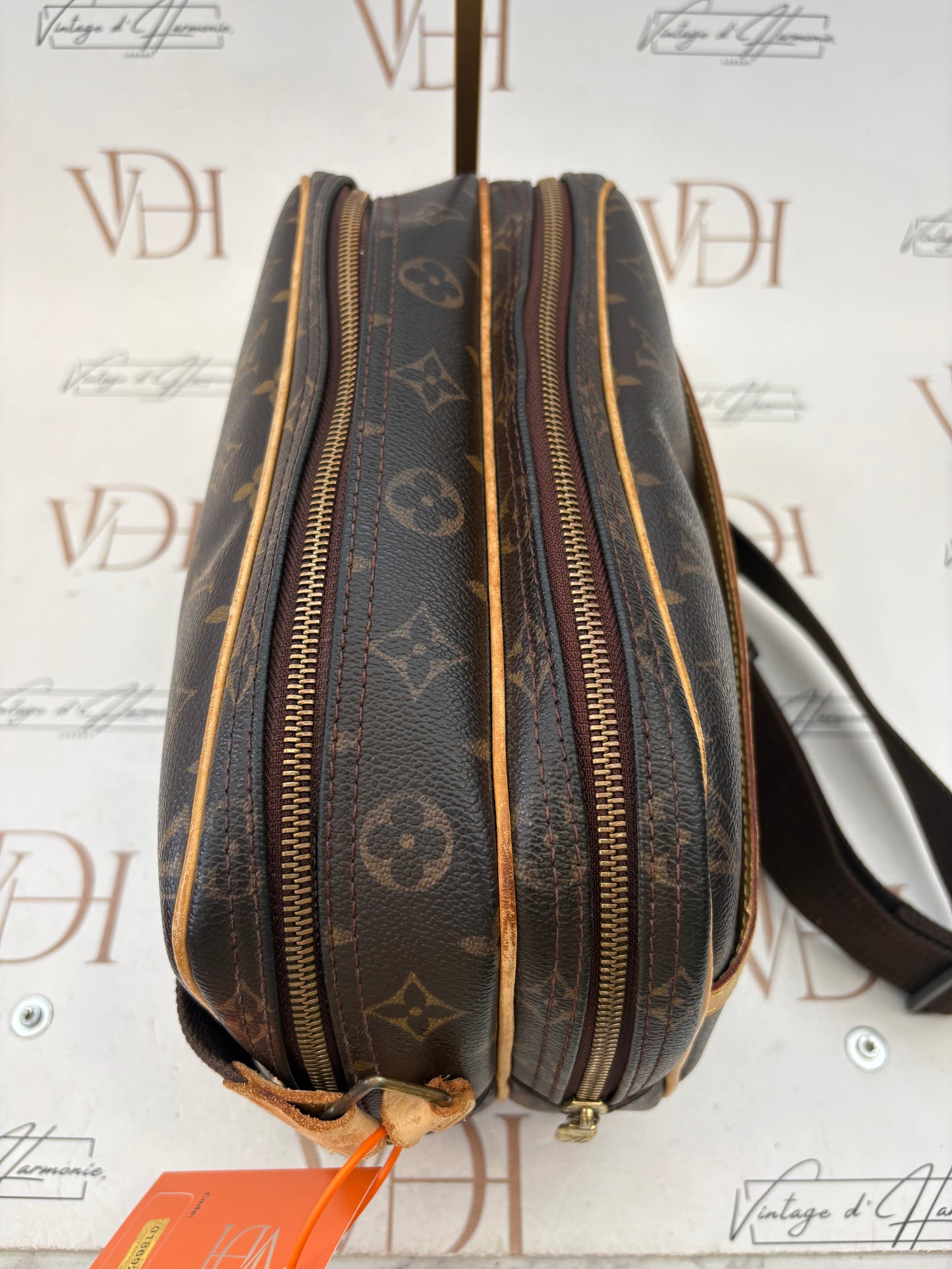 018692 - Louis Vuitton Reporter PM