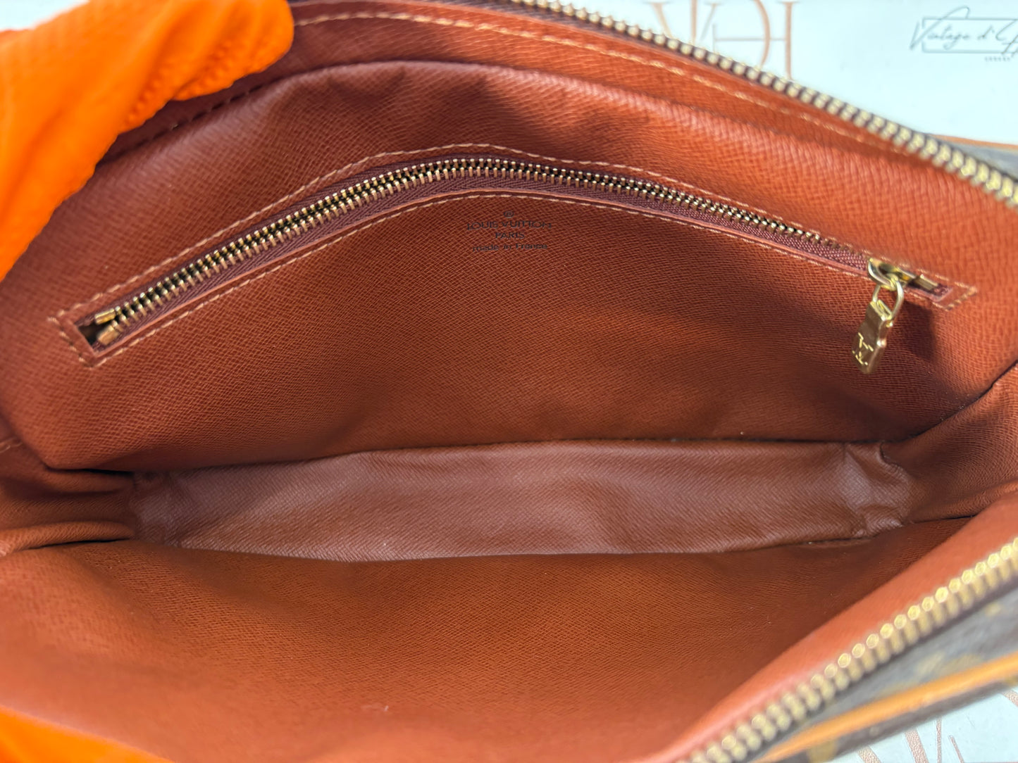 018939 - Louis Vuitton Dragonne GM