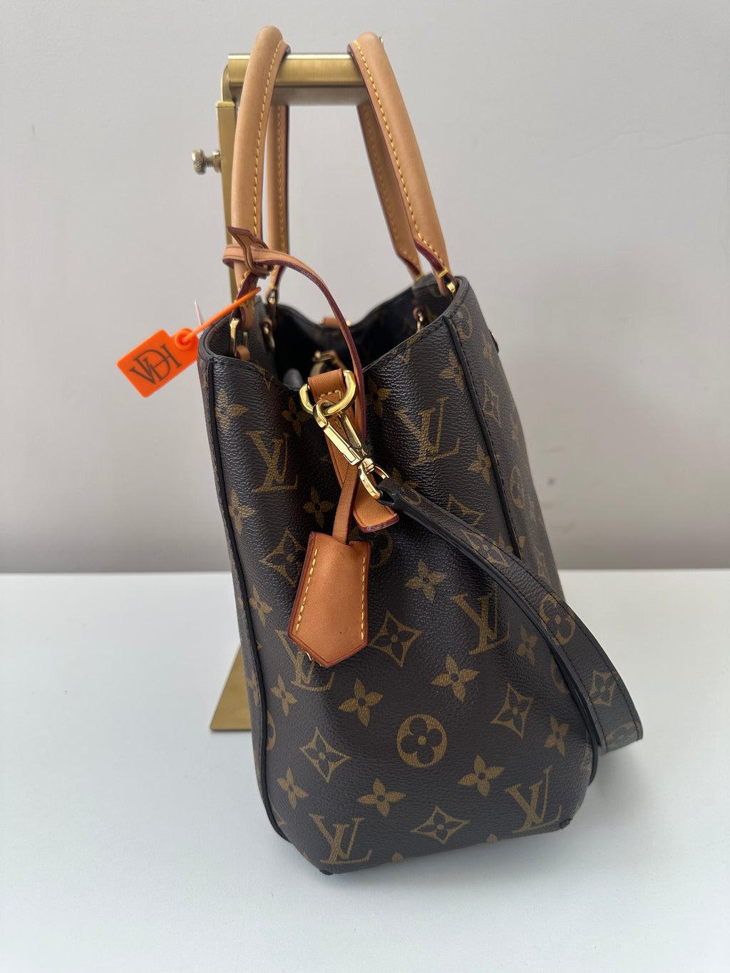 Louis Vuitton Montaigne MM