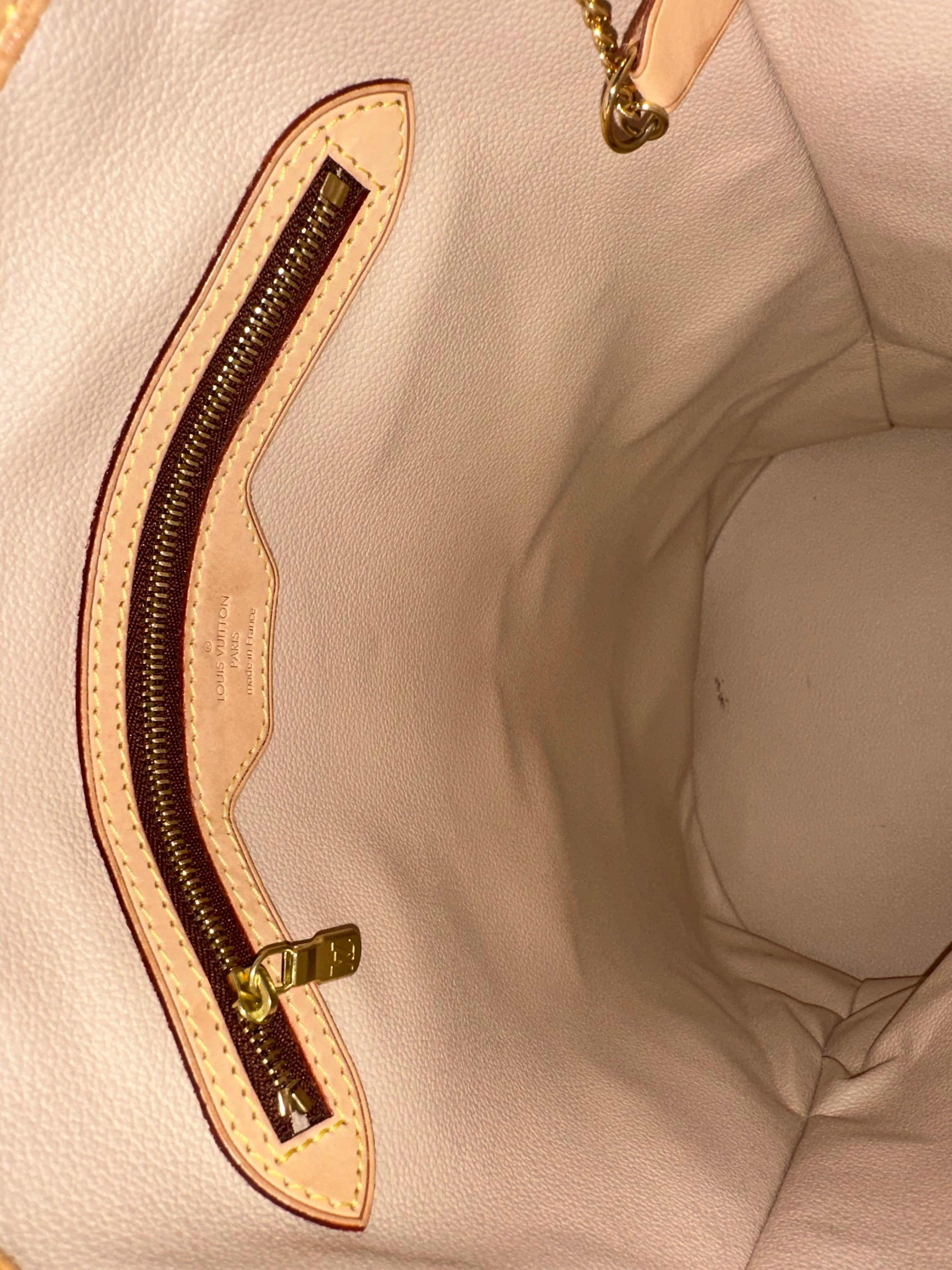 Louis Vuitton Bucket GM