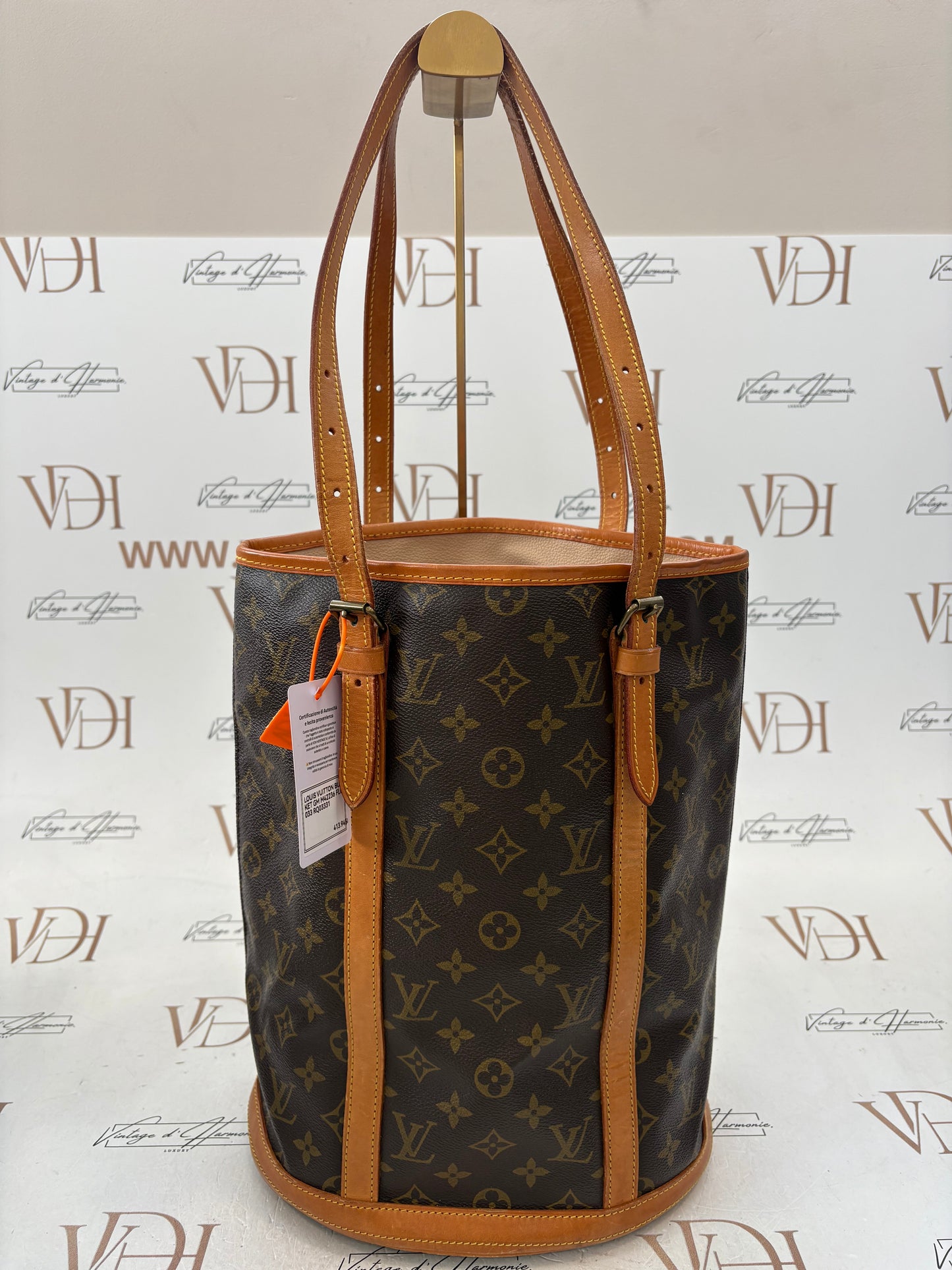 018282 - Louis Vuitton Bucket GM