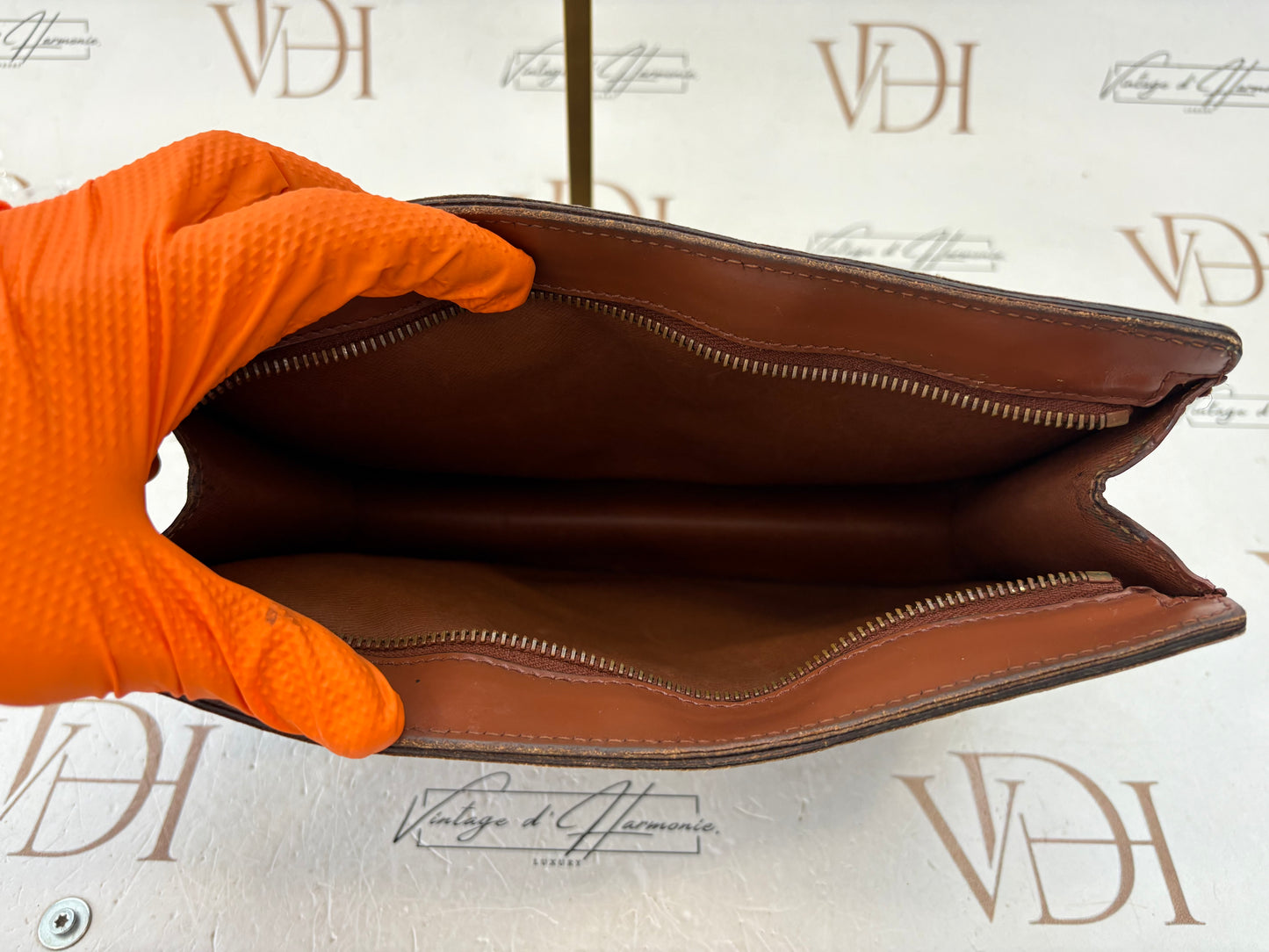 018390 - Louis Vuitton Pochette Homme