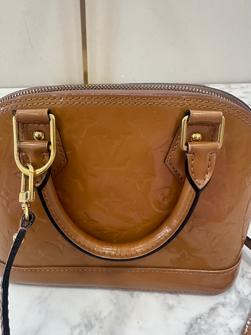 Louis Vuitton Alma BB Vernis Beige