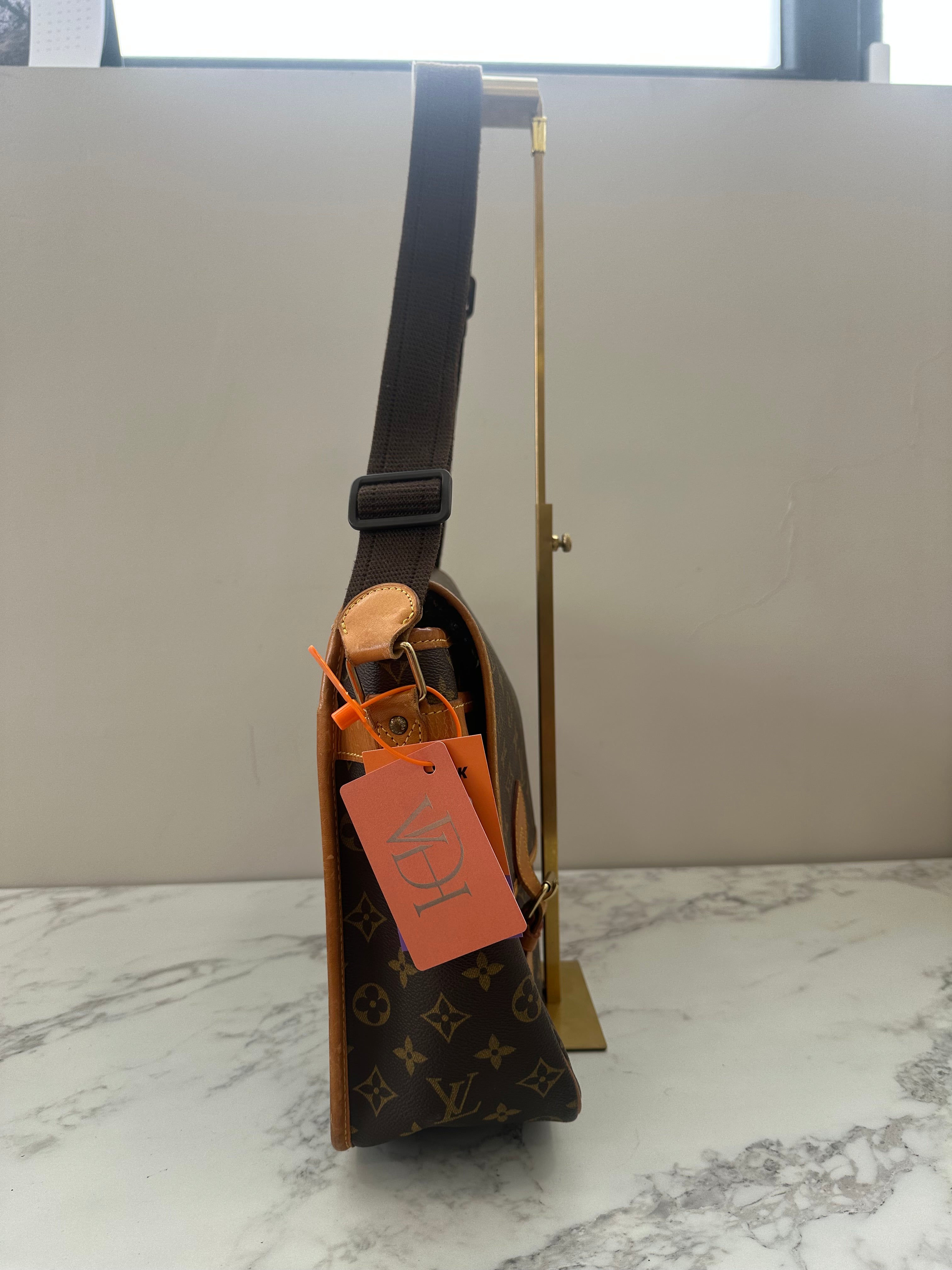 Louis Vuitton Giberciere Gm