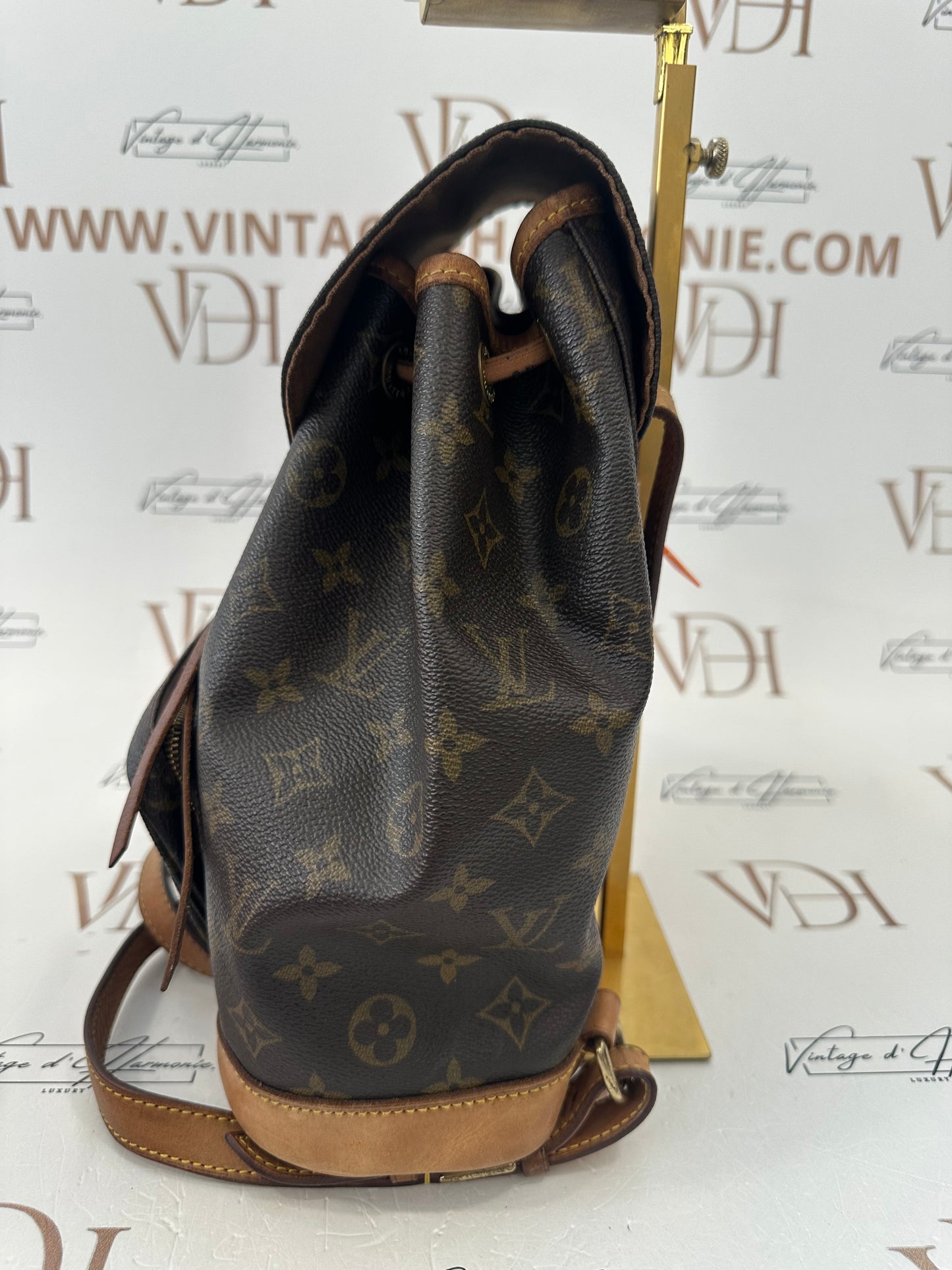 017910 - Louis Vuitton Montsouris MM