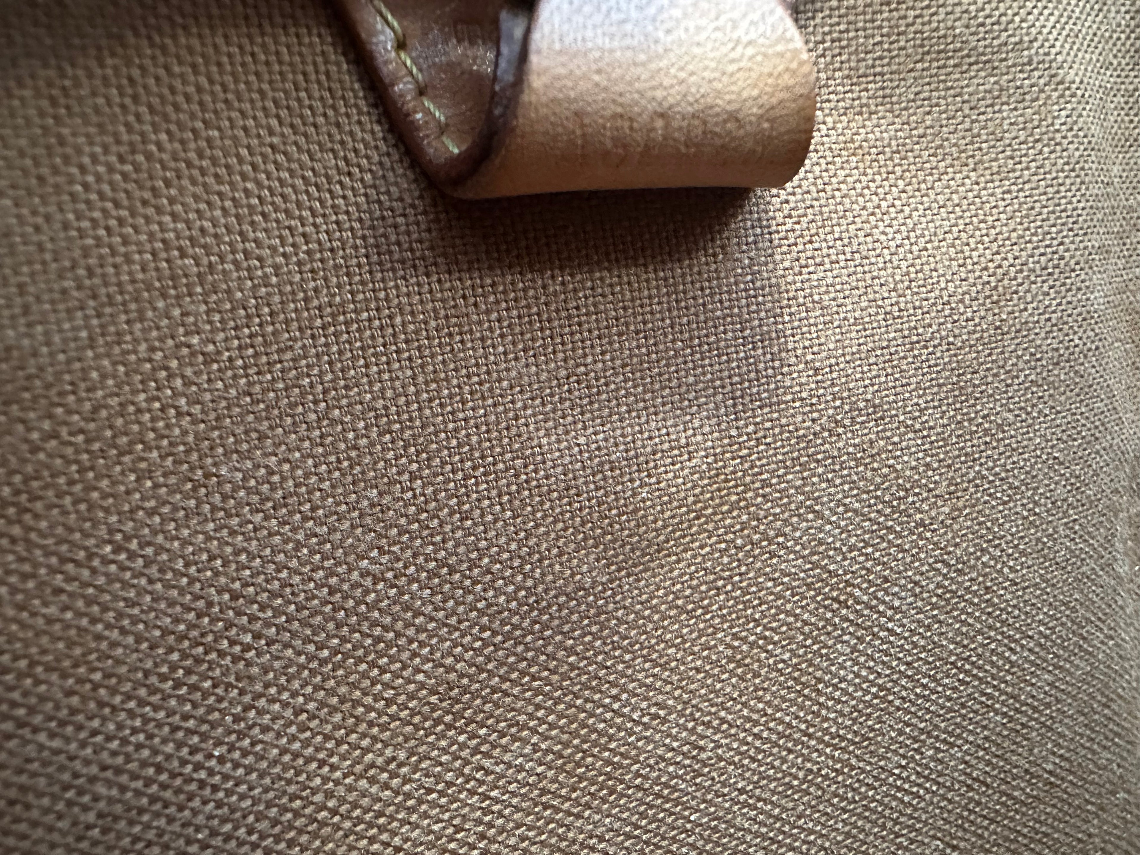 Louis Vuitton Ellipse