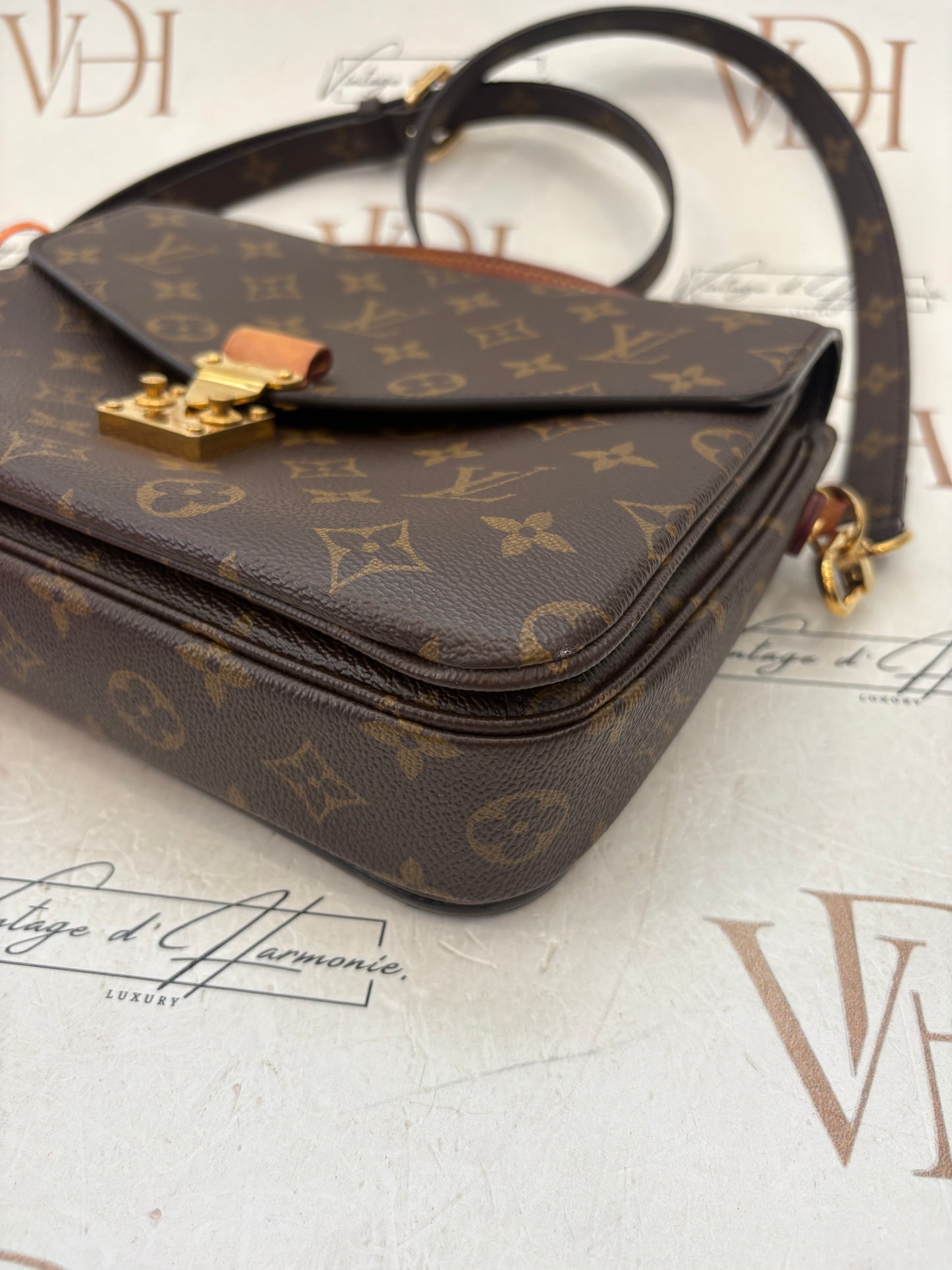 384110 - Louis Vuitton Metis