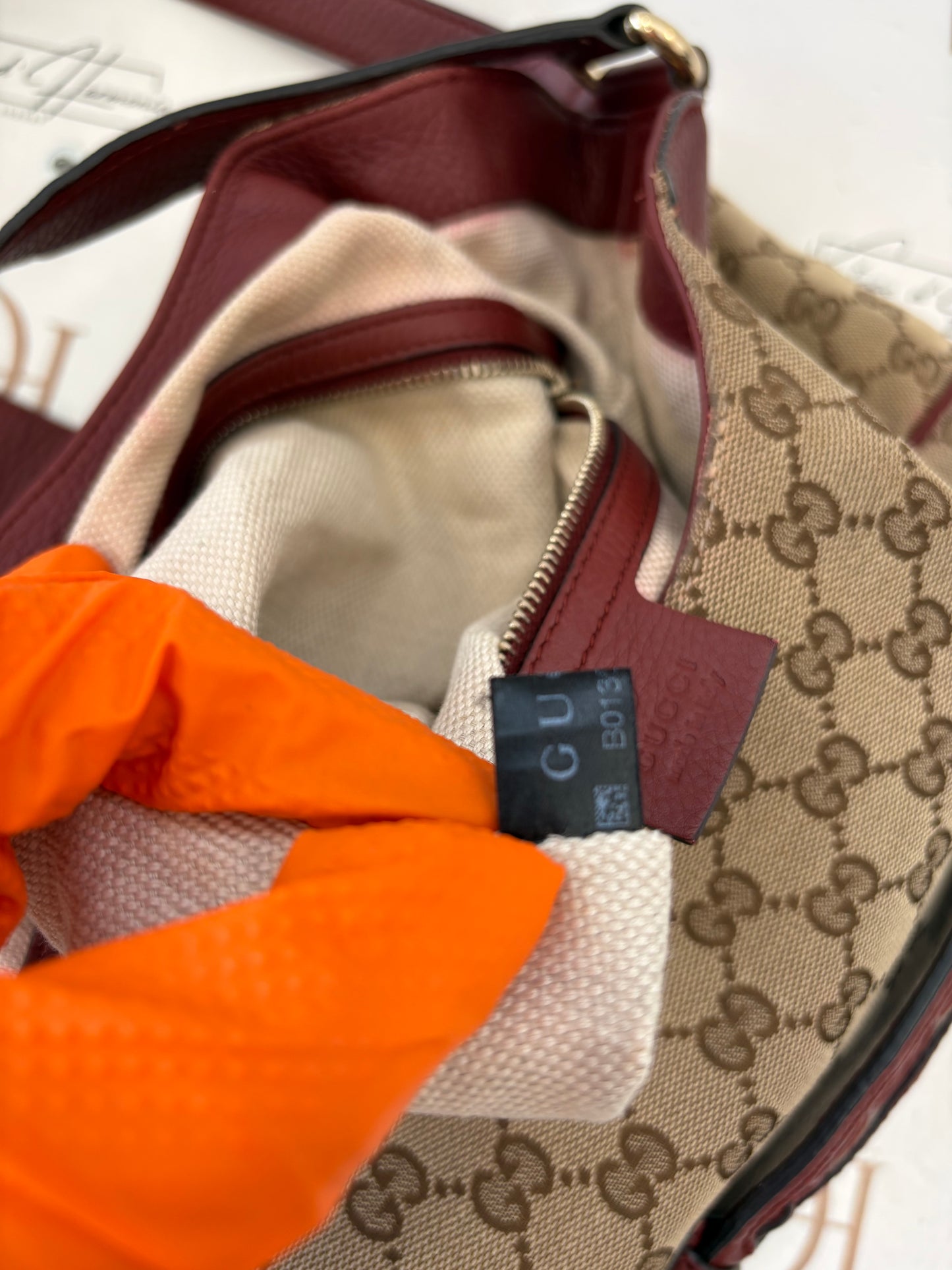 201319 - Gucci Sukey