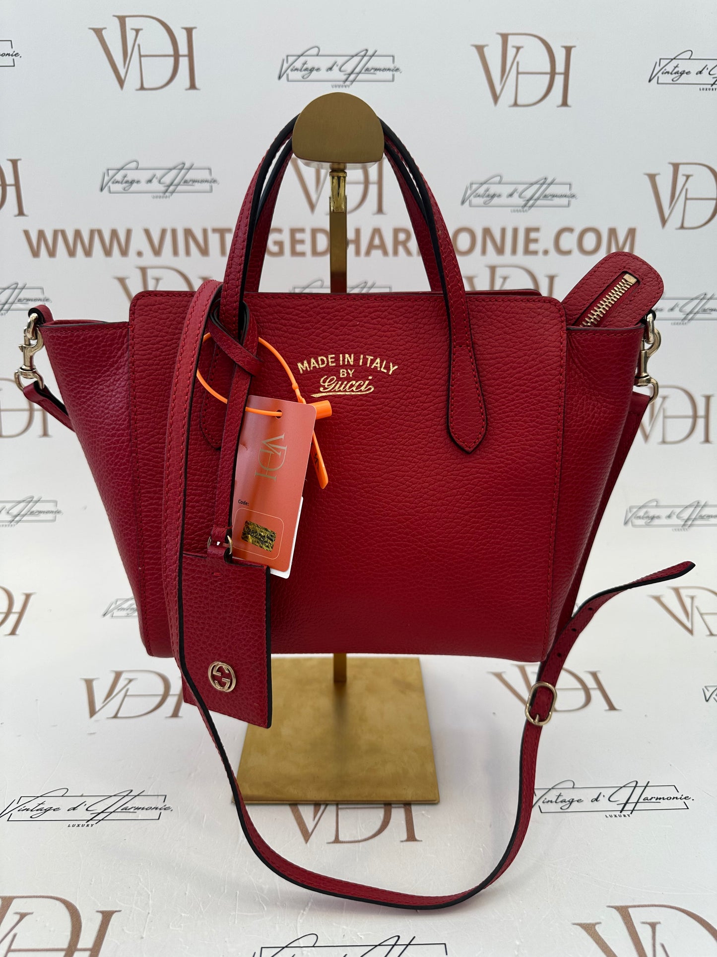 382541 - Gucci Swing