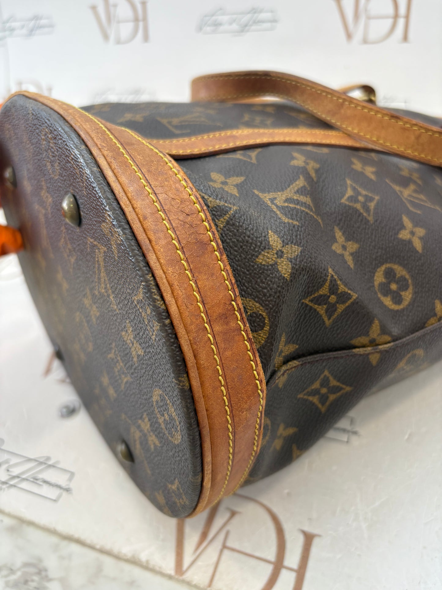 018539 - Louis Vuitton Bucket GM
