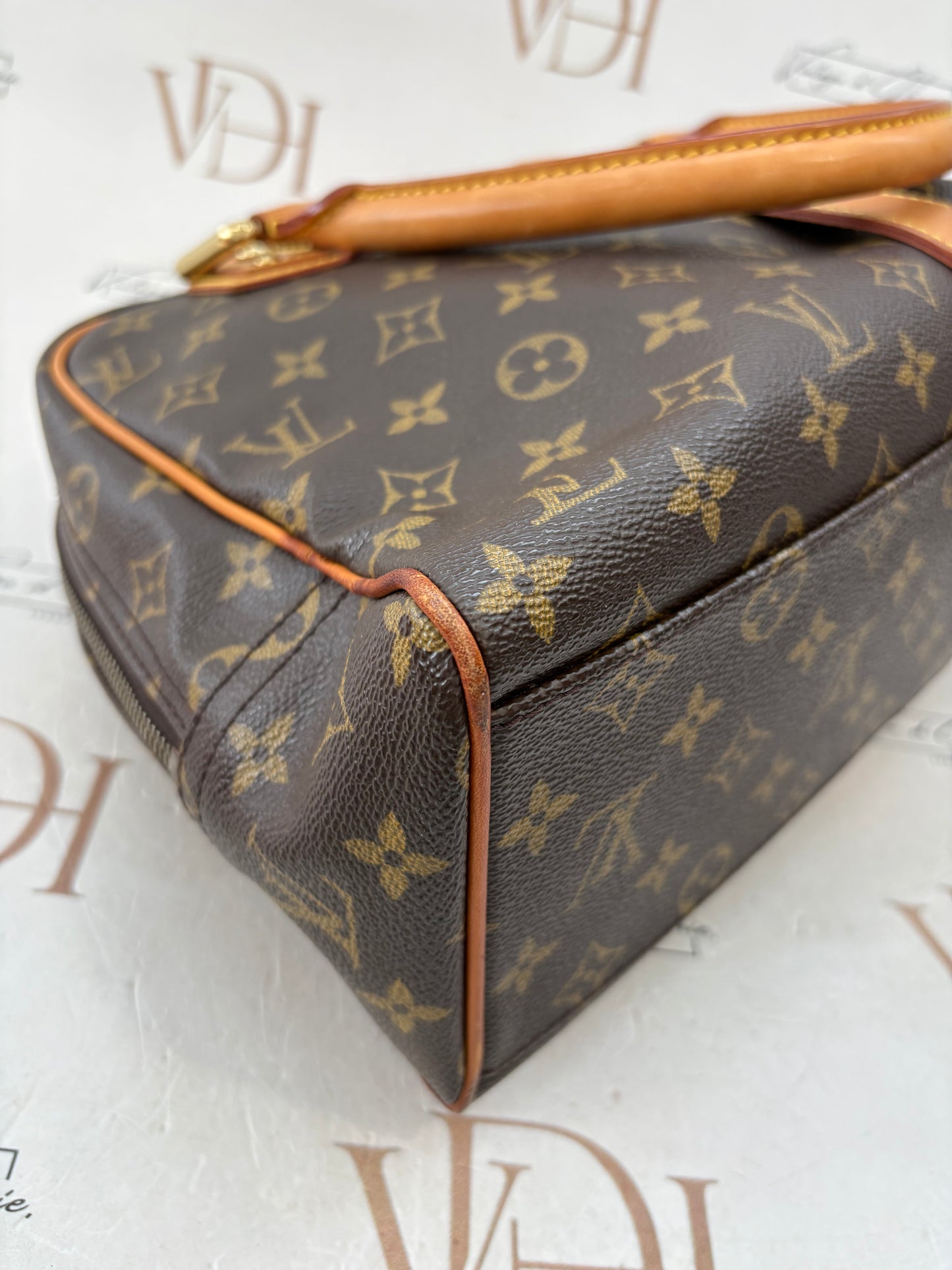 017664 - Louis Vuitton Manhattan GM