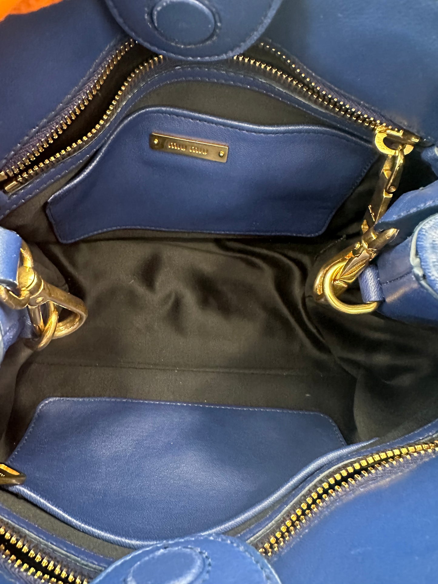 382661 -  Miu Miu Avenue