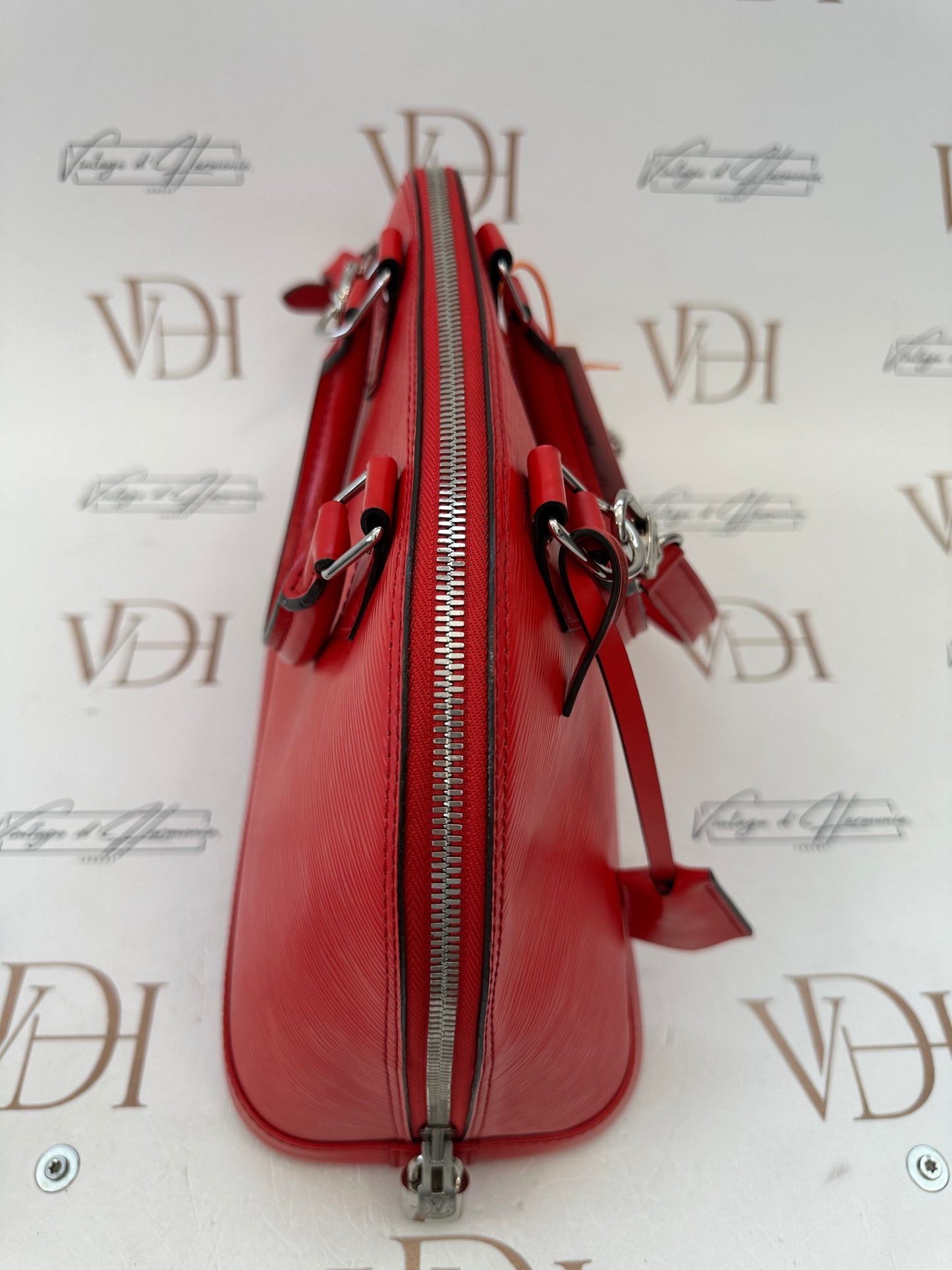 017886 - Louis Vuitton Alma Red Epi