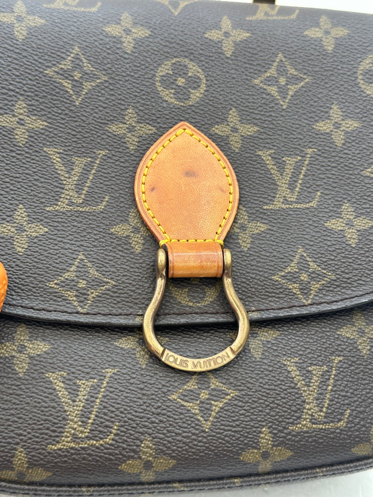 018075 - Louis Vuitton Saint Cloud MM