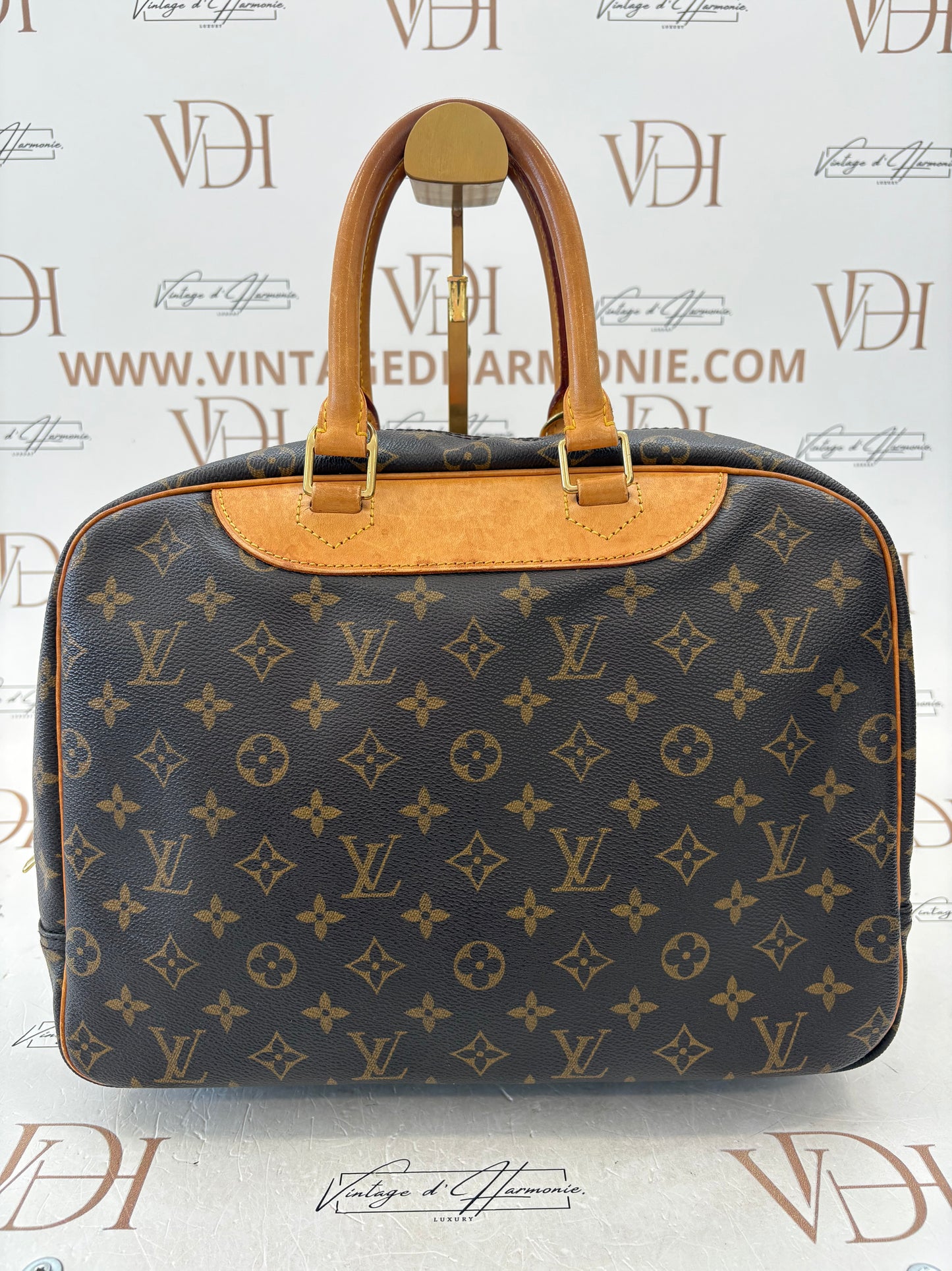 018941 - Louis Vuitton Deauville